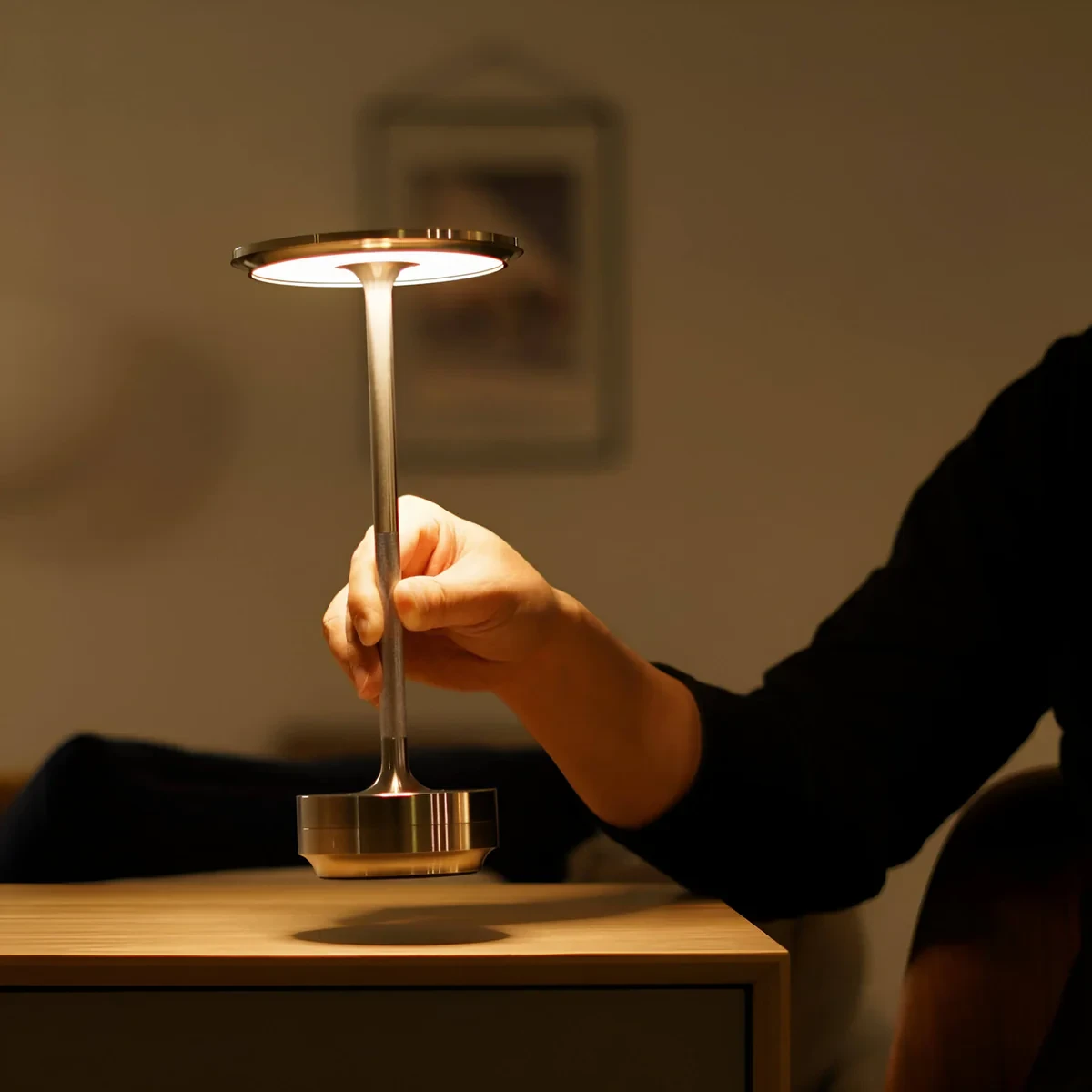 AmberGlow - The cordless and rechargeable mood light Bowlift by Bowlift