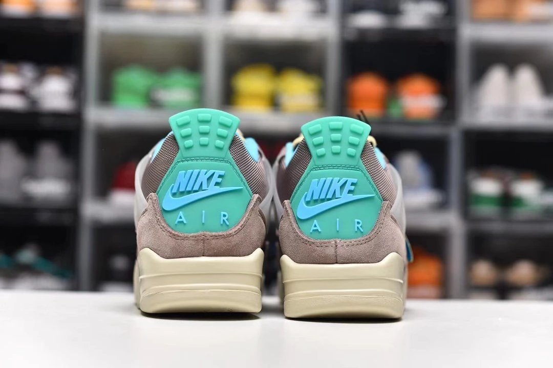 Air Jordan 4 X Taupe Haze by Air Jordan