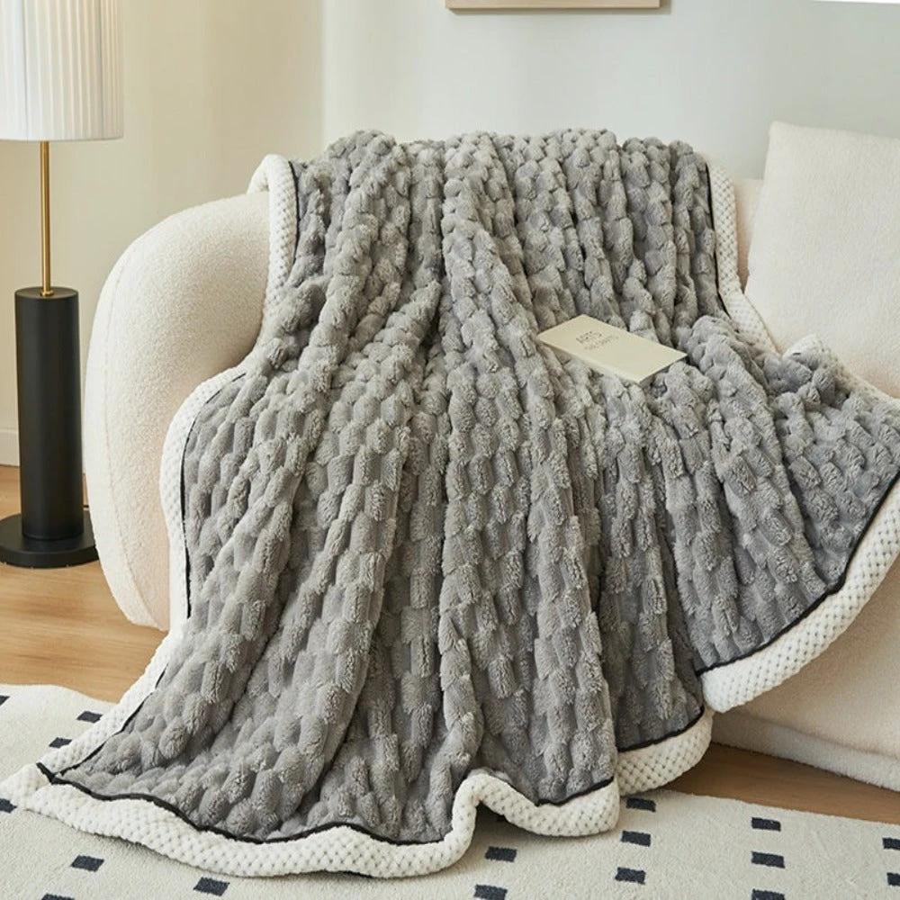 Cloud Cuddle Blanket™️ by Casa & Beyond