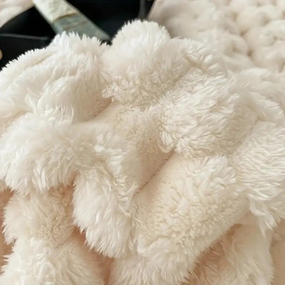 Cloud Cuddle Blanket™️ by Casa & Beyond