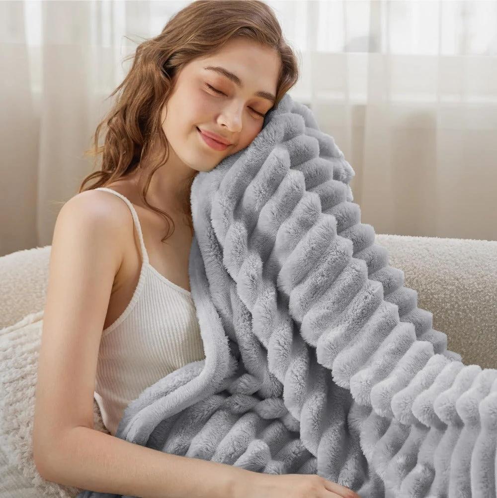 Plush Stripped Throw Blanket™️ by Casa & Beyond