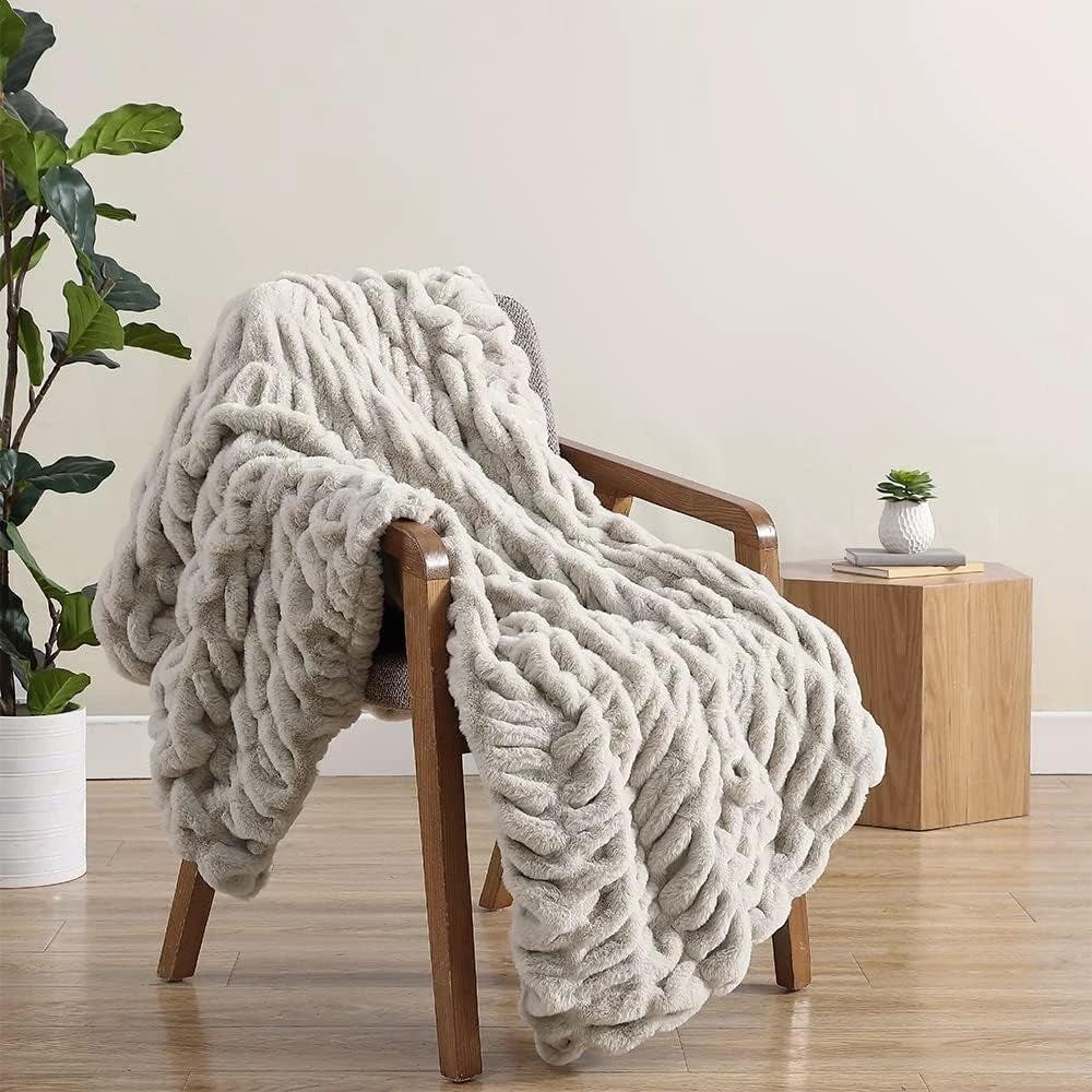 Chic Casa Faux Fur Blanket by Casa & Beyond