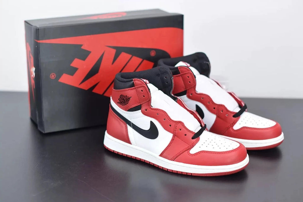 Air Jordan 1 Retro Chicago (2015) by Air Jordan