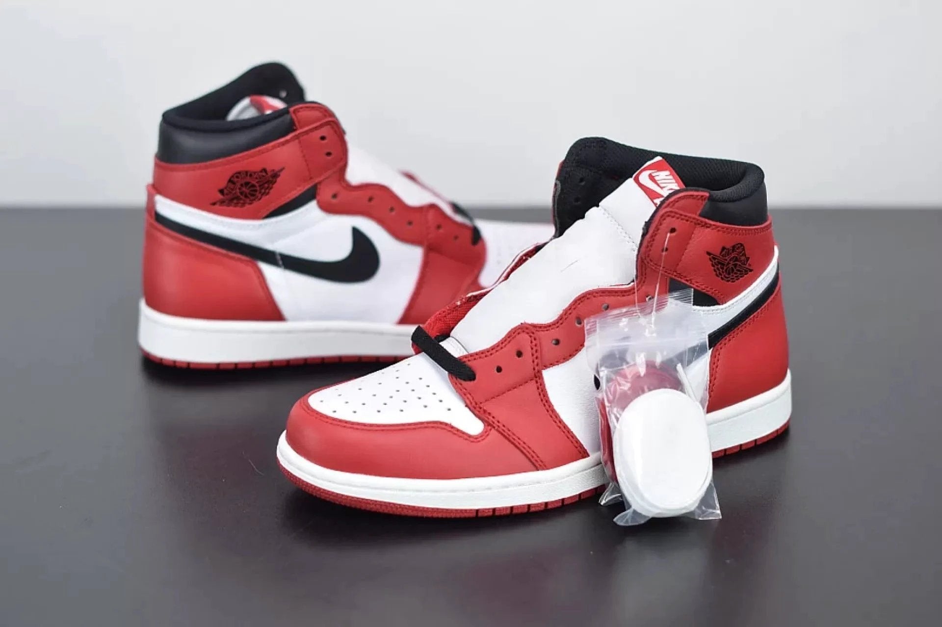 Air Jordan 1 Retro Chicago (2015) by Air Jordan