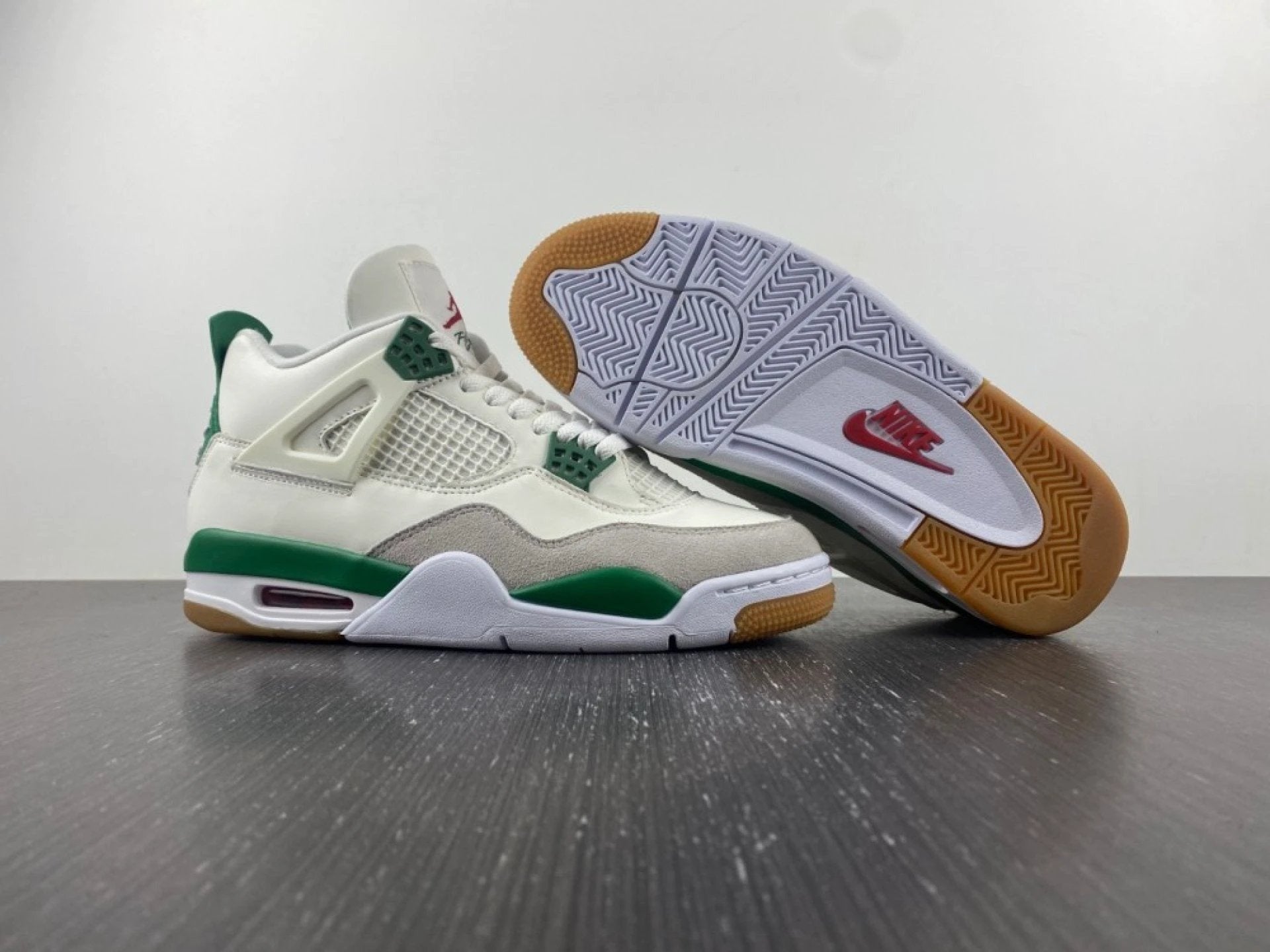Air Jordan 4 Retro Sb Pine Green by Air Jordan