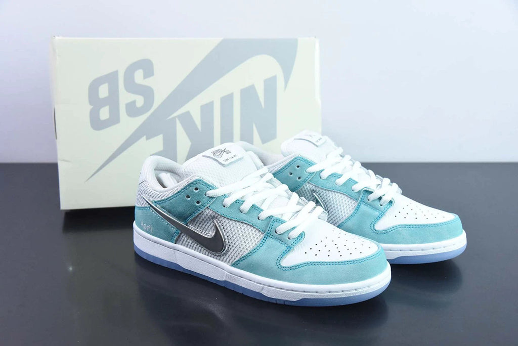 SB Dunk Low April Skateboards by Air Jordan