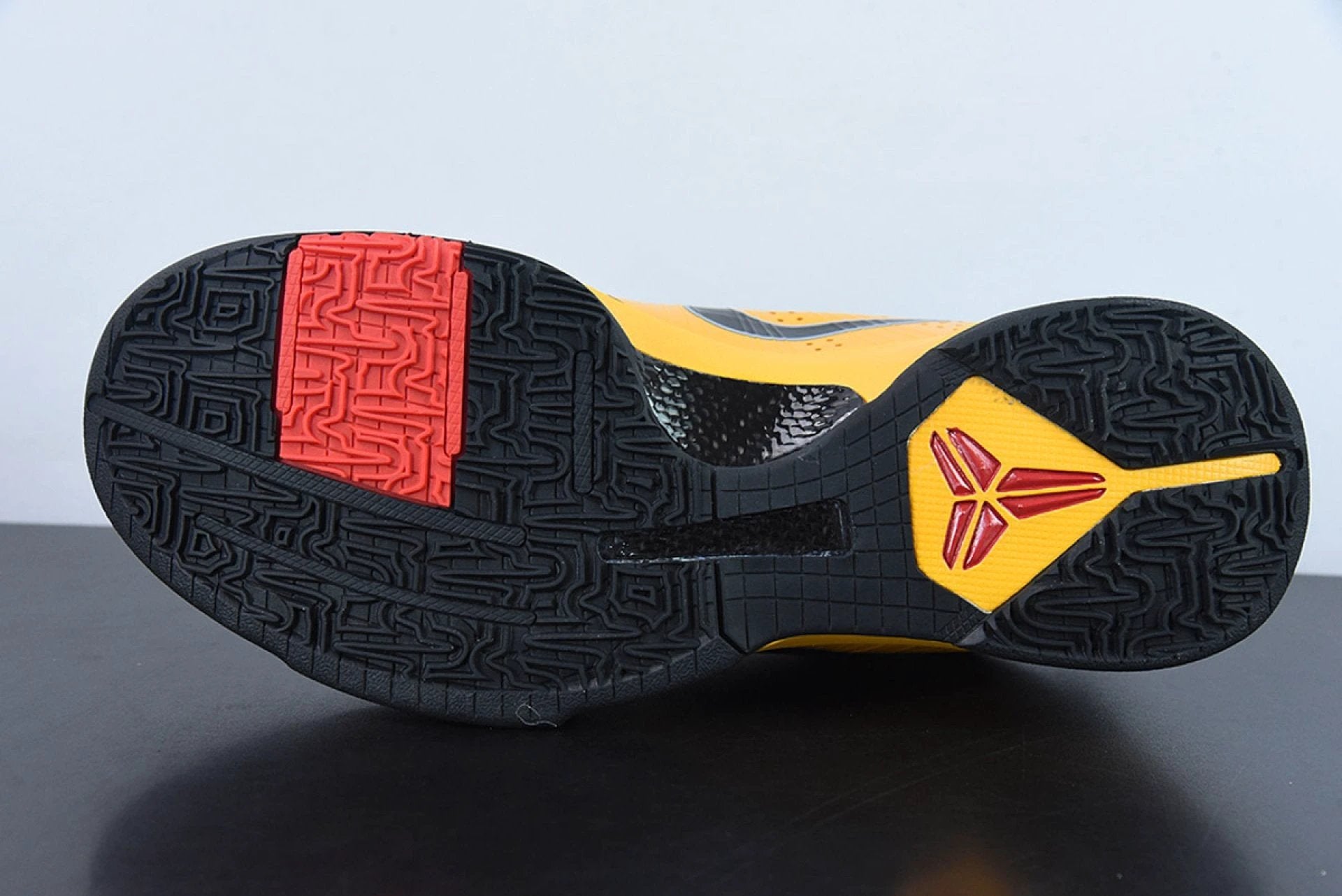 Kobe 5 Bruce Lee by Air Jordan