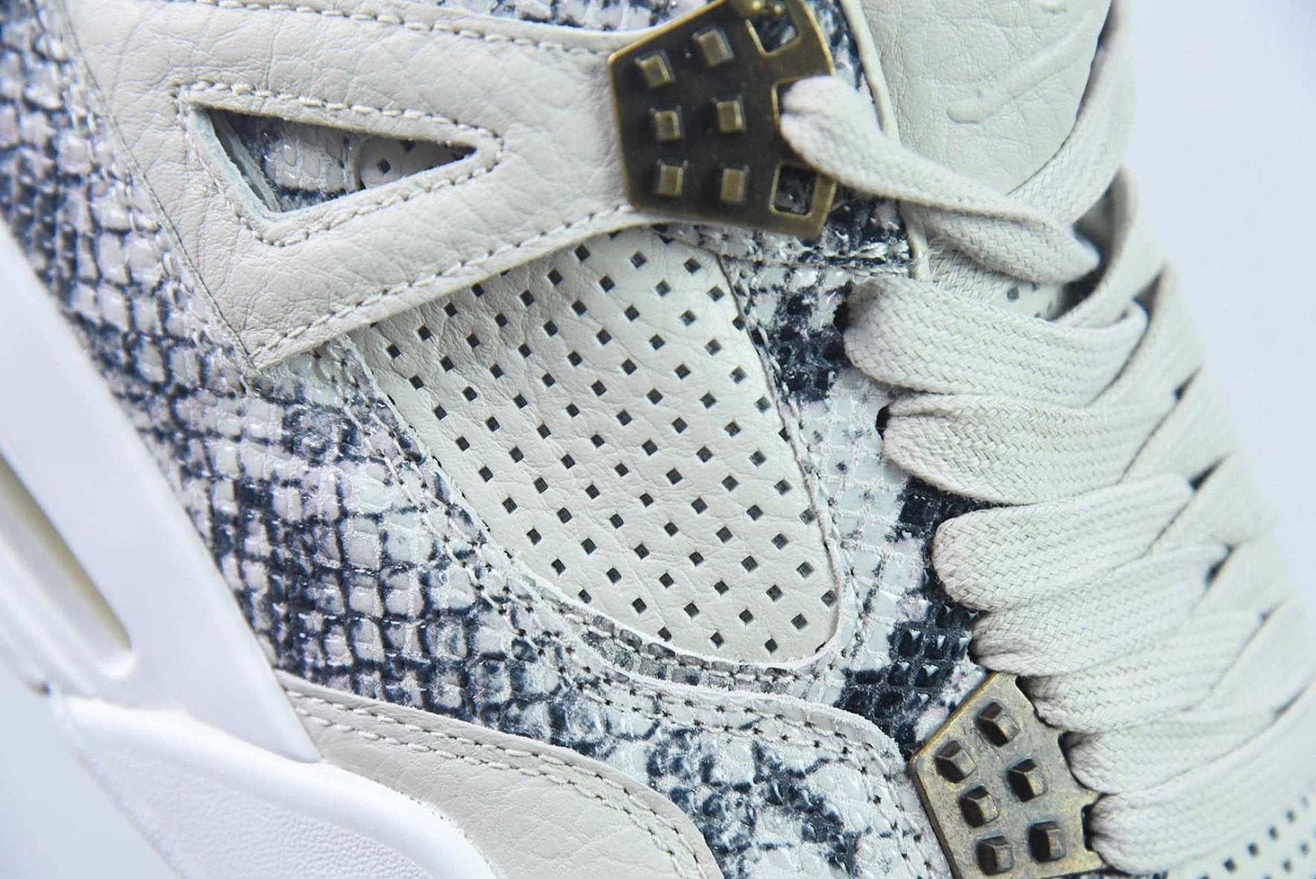 Air Jordan 4 Retro Pinnacle Snakeskin 819139-030 by Air Jordan