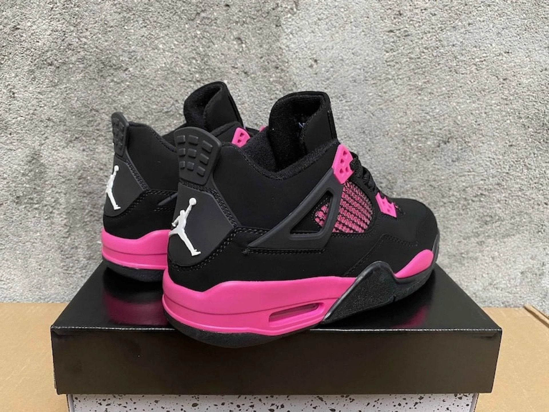 Air Jordan 4 Pink Thunder Black Pink Noir Rose by Air Jordan