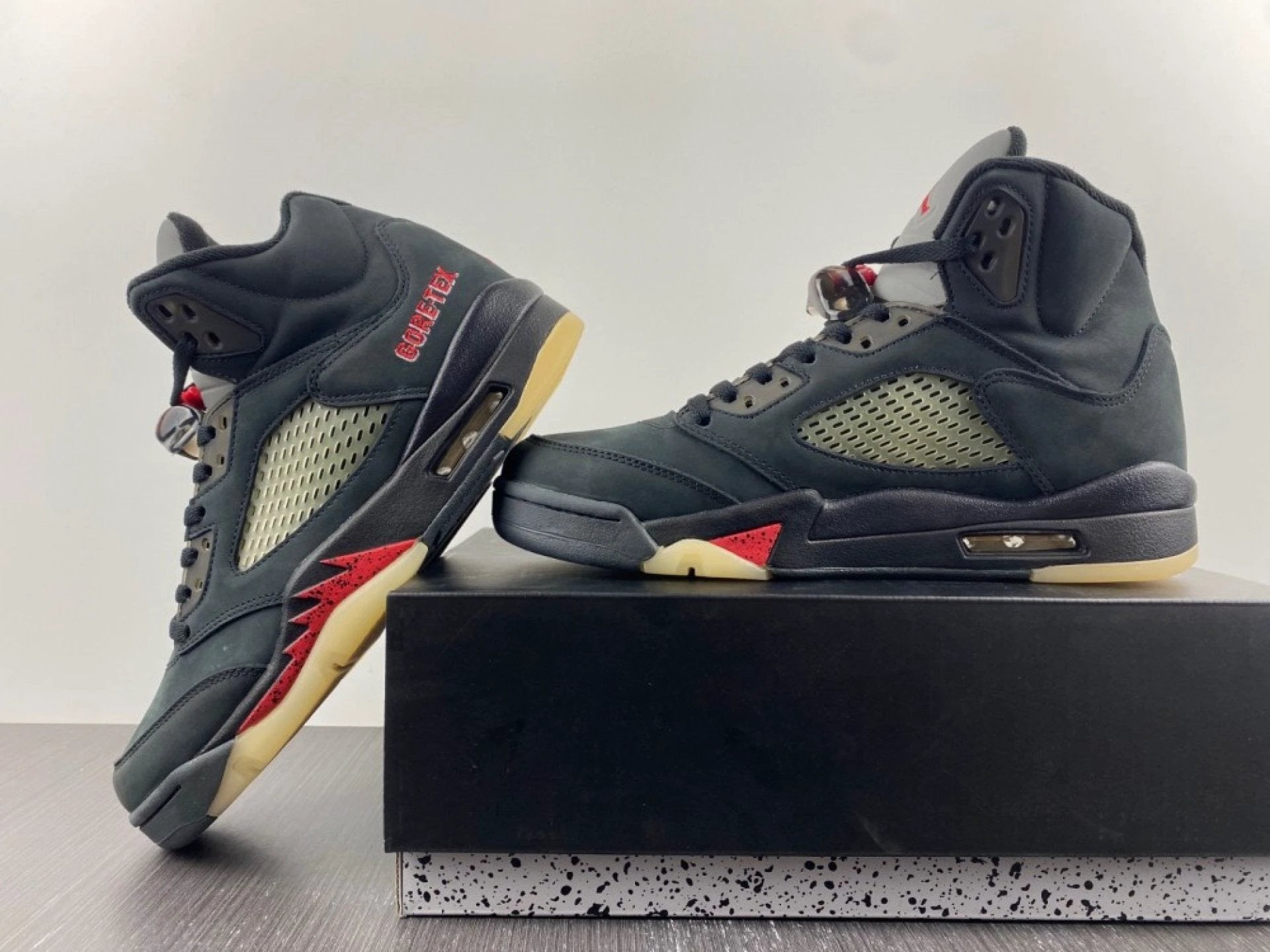 Air Jordan 5 Retro Gore-Tex Off Noir by Air Jordan