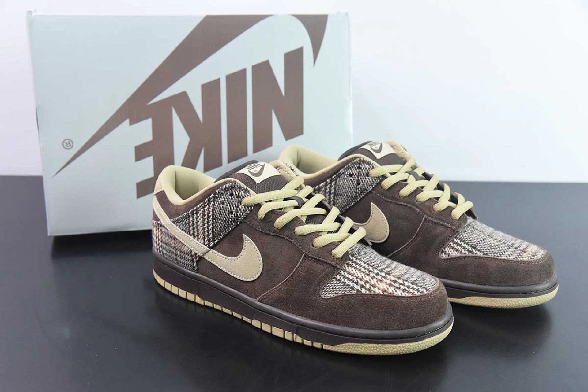 SB Dunk Low Tweed Boroque Brown Mushroom by Air Jordan