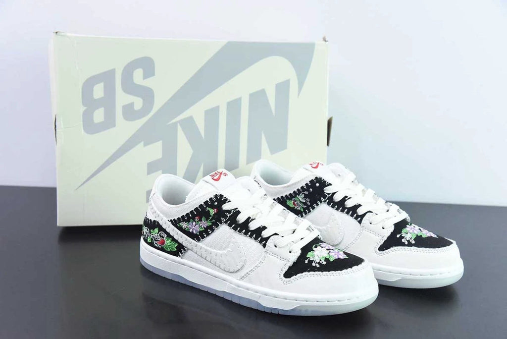 SB Dunk Low Decon N7 Black Sai by Air Jordan