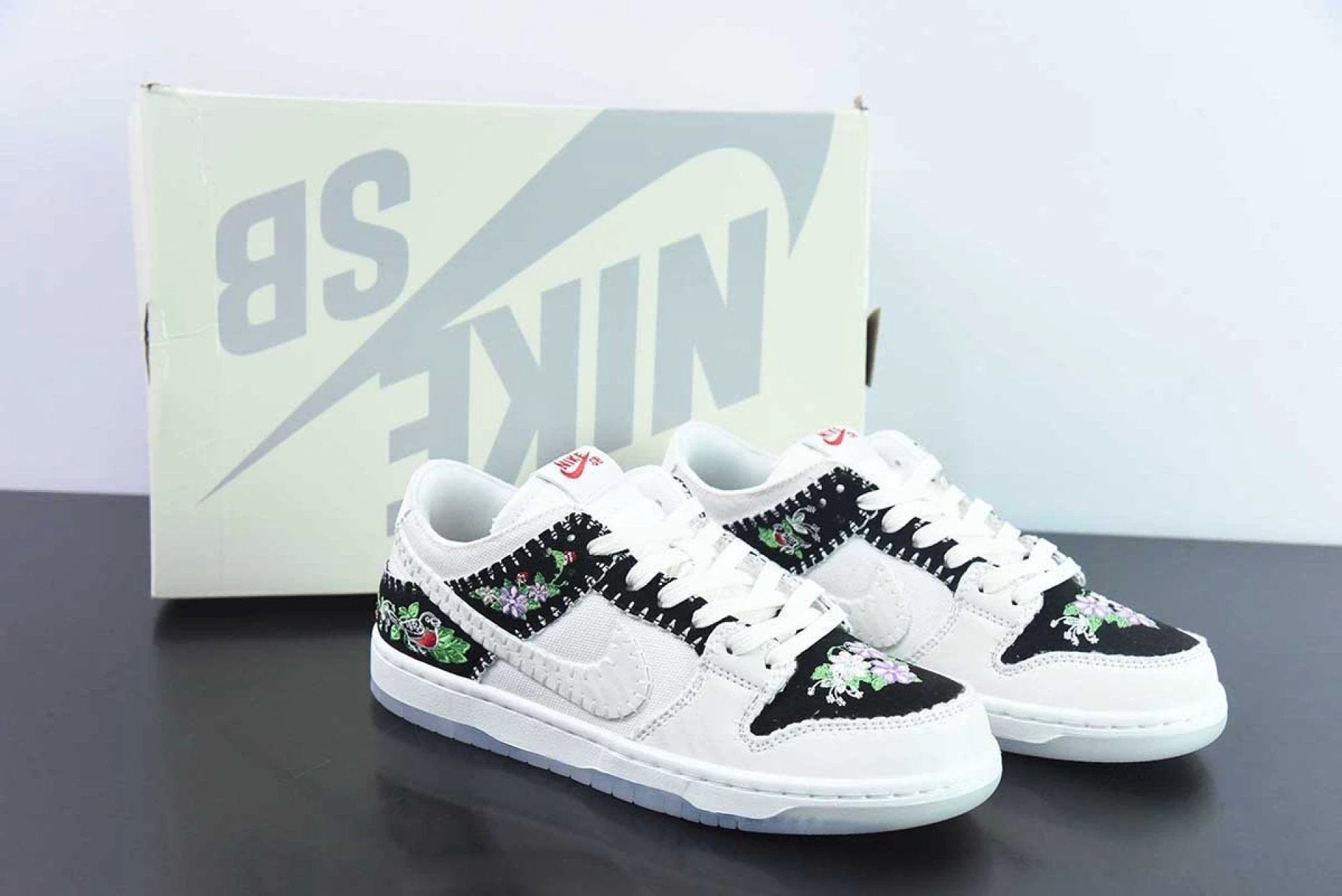 SB Dunk Low Decon N7 Black Sai by Air Jordan