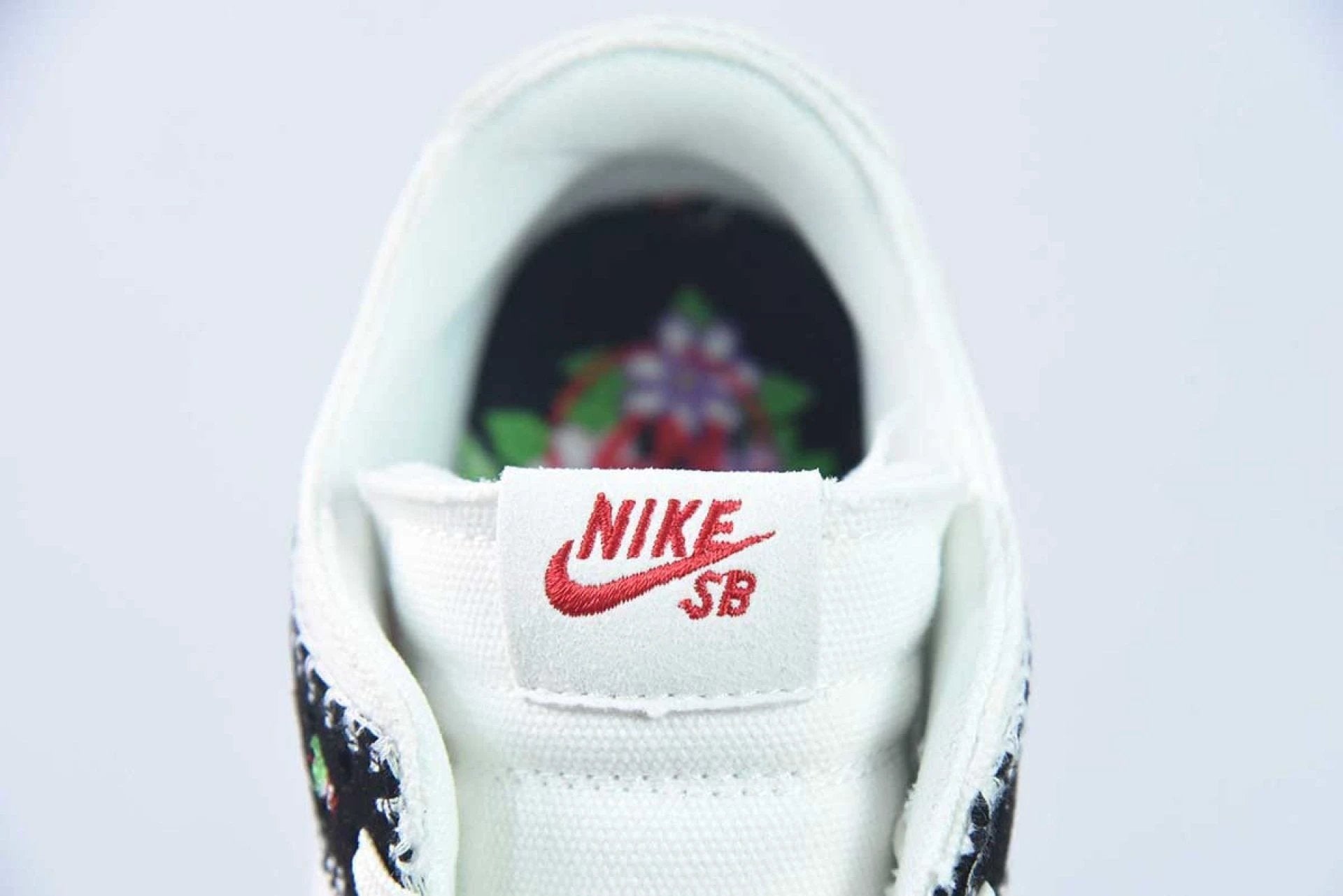 SB Dunk Low Decon N7 Black Sai by Air Jordan
