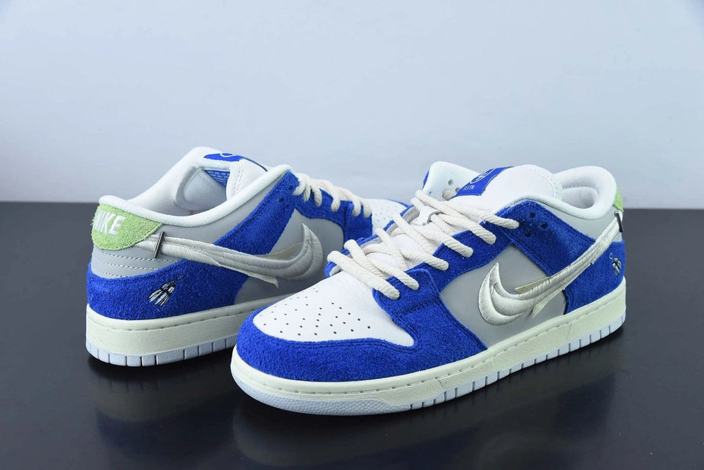 SB Dunk Low Pro Fly Streetwear Gardenia by Air Jordan