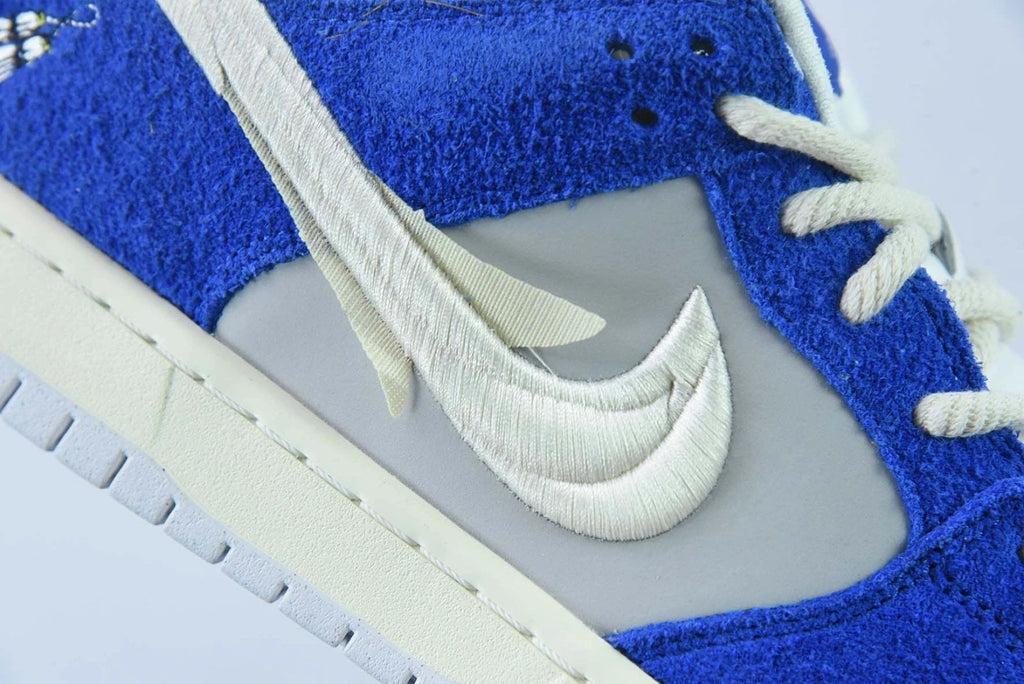 SB Dunk Low Pro Fly Streetwear Gardenia by Air Jordan