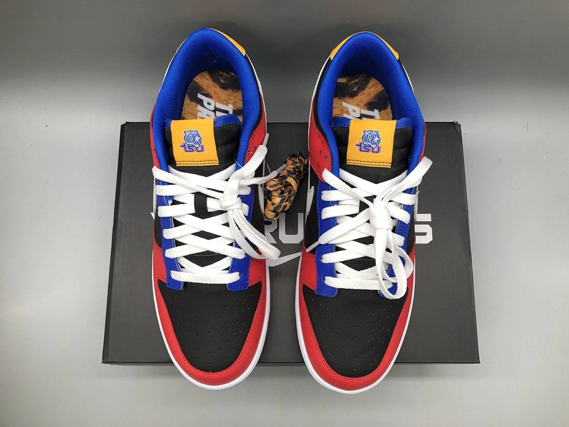 Dunk Low Tennessee State University by Air Jordan