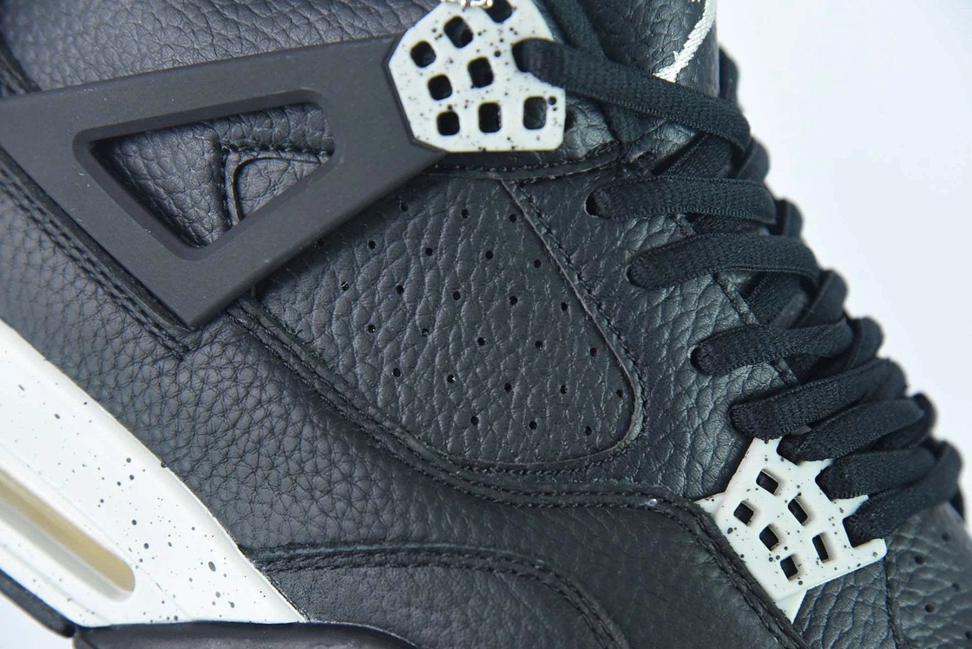 Air Jordan 4 Retro Oreo by Air Jordan