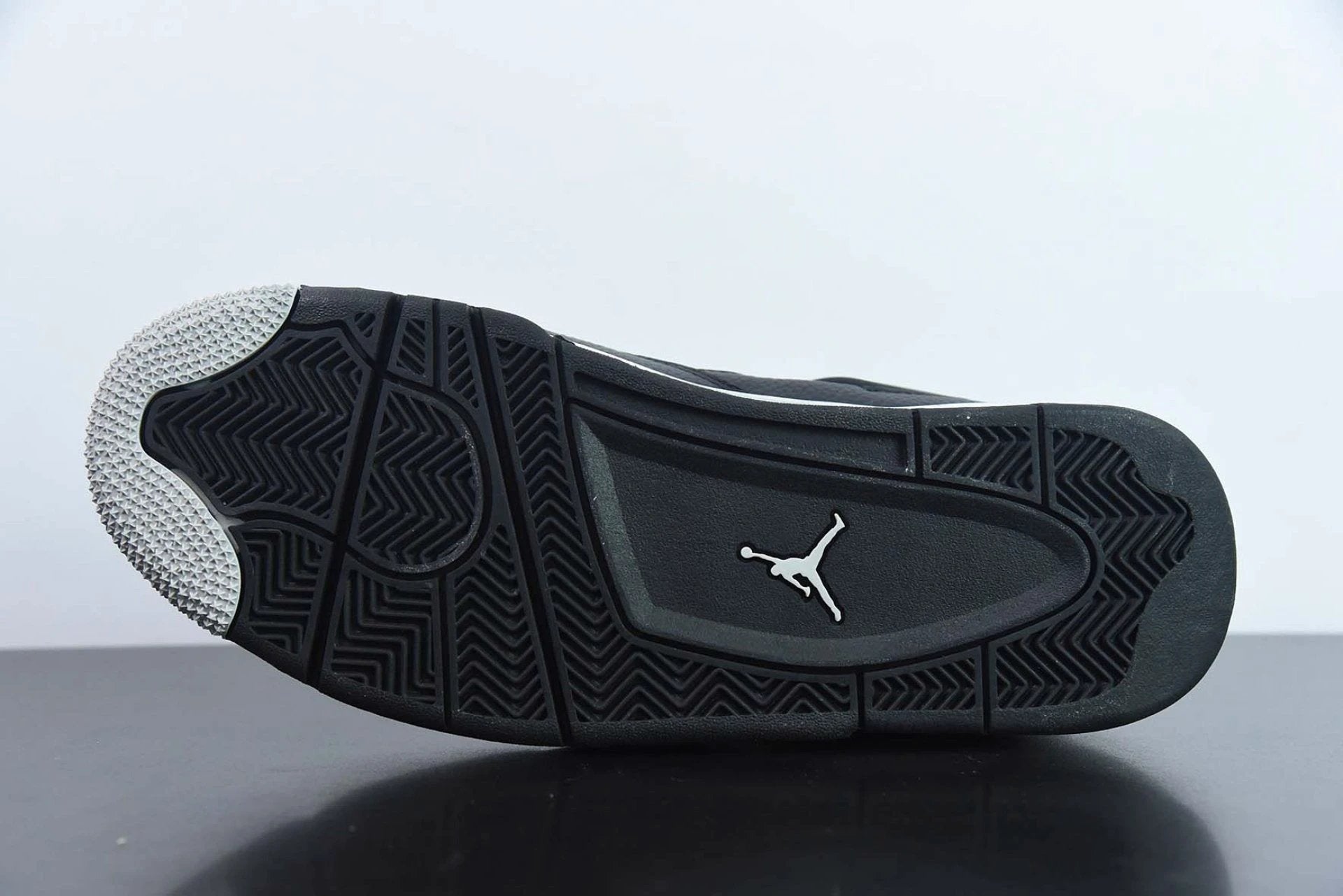 Air Jordan 4 Retro Oreo by Air Jordan