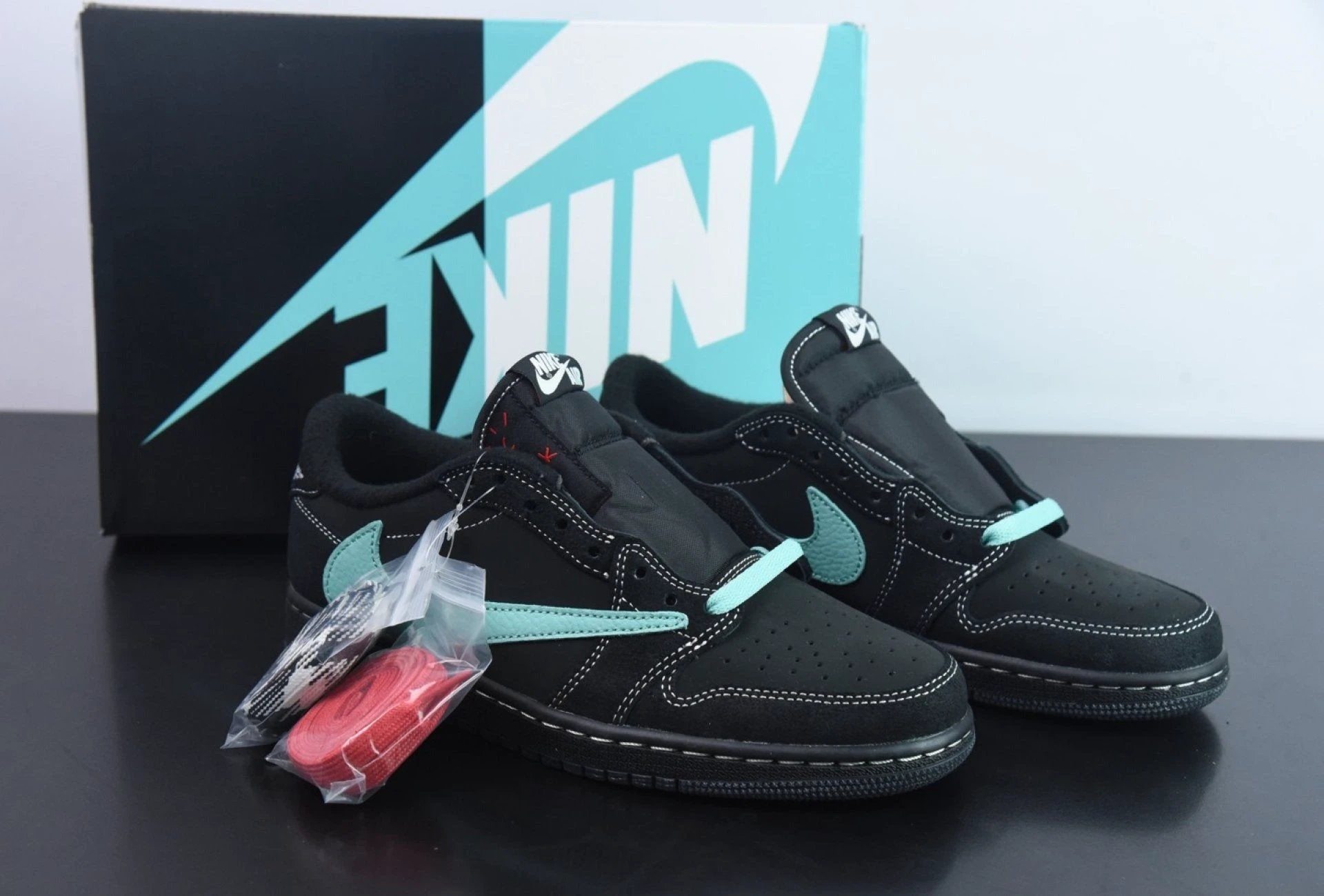 Travis Scott x Tiffany x Nike Air Jordan 1 Low by Air Jordan