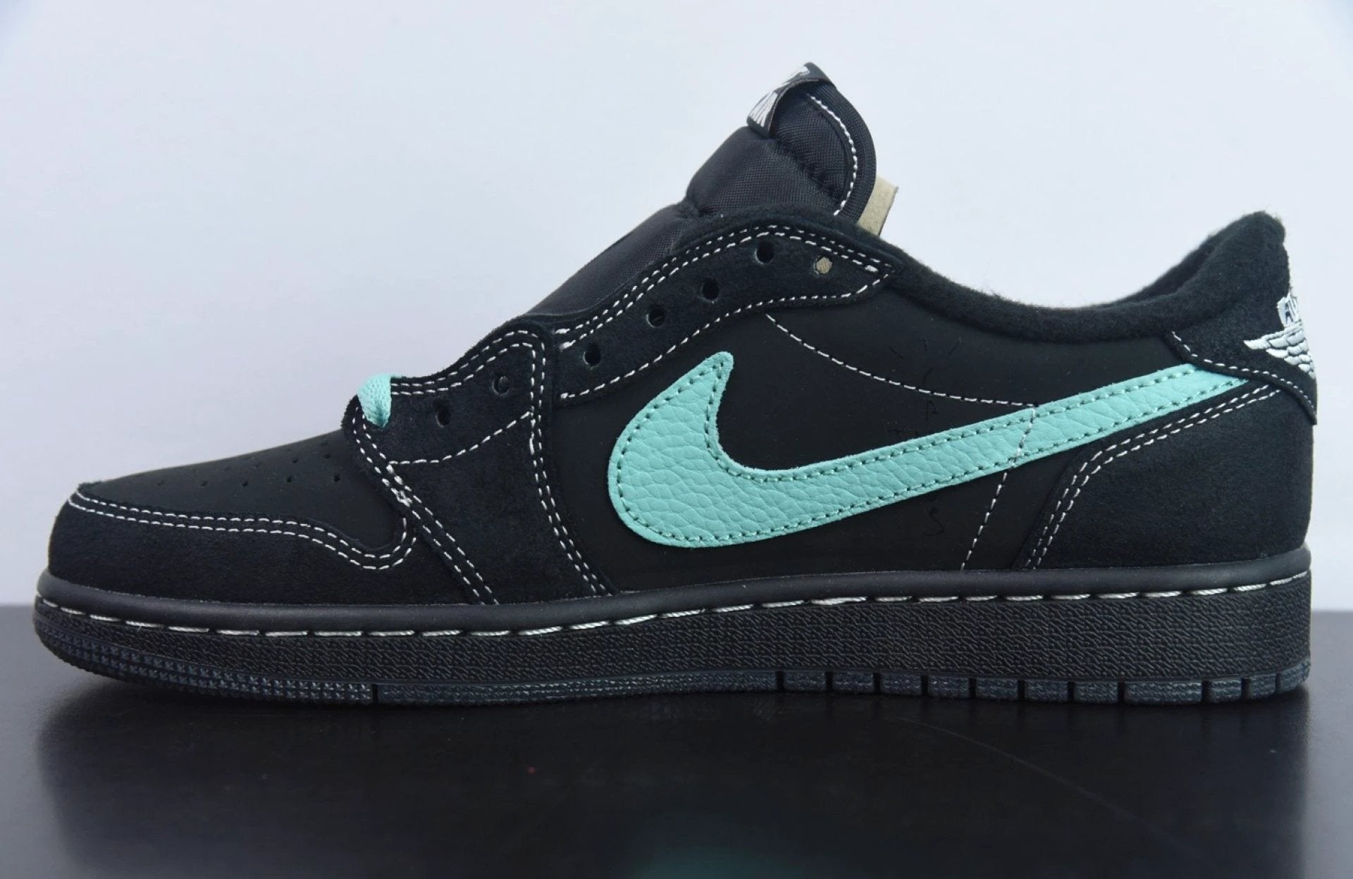 Travis Scott x Tiffany x Nike Air Jordan 1 Low by Air Jordan