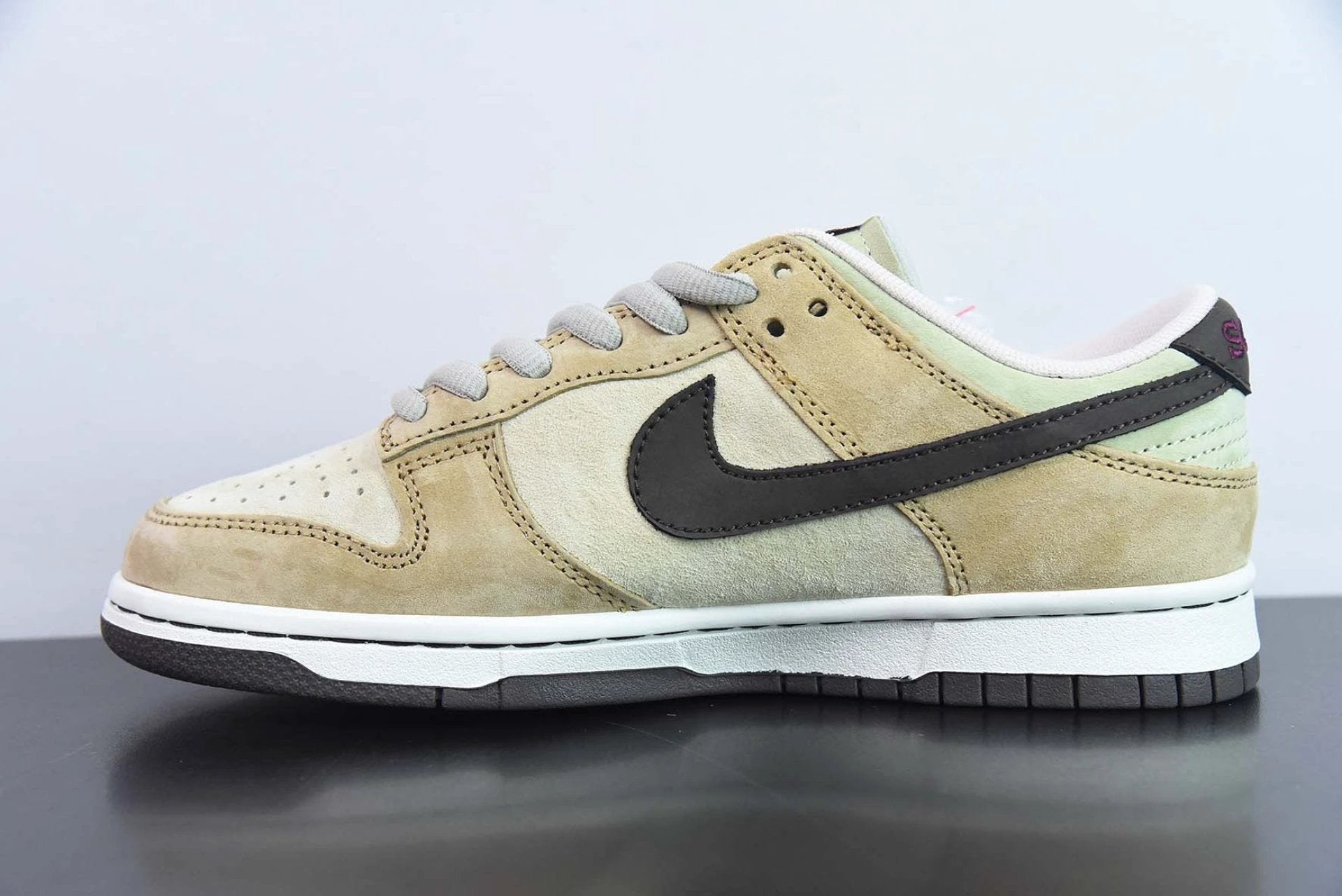 PlayStation 5 x Travis Scott x SB Dunk Low CU1726-666 by Air Jordan