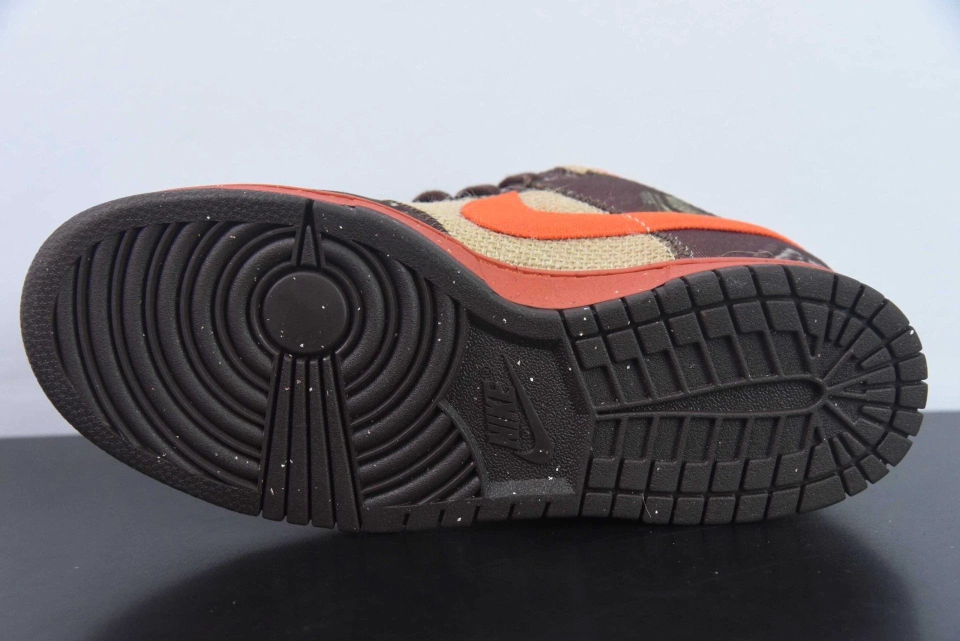SB Dunk Low Reese Forbes Hunter by Air Jordan