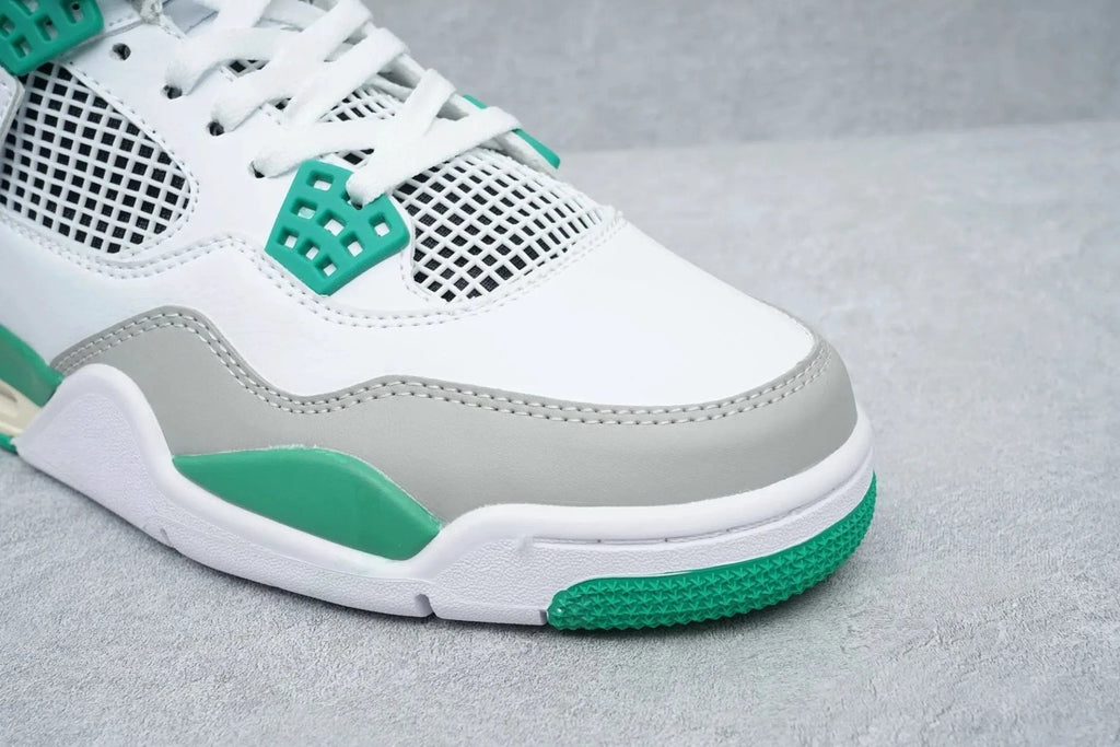 Air Jordan 4 Retro SP Pine Green 2020 by Air Jordan