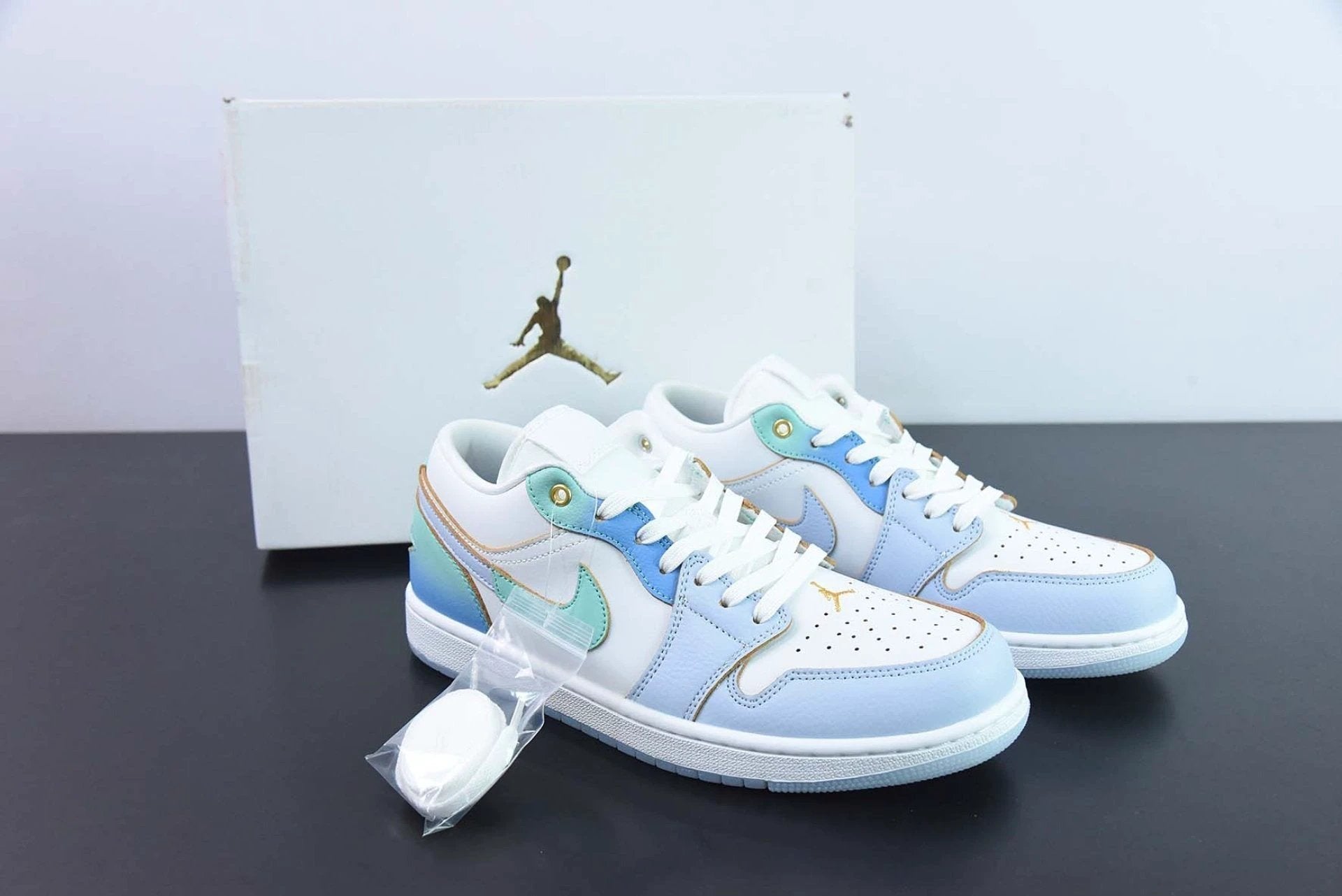 Air Jordan 1 Low SE Emerald Rise by Air Jordan