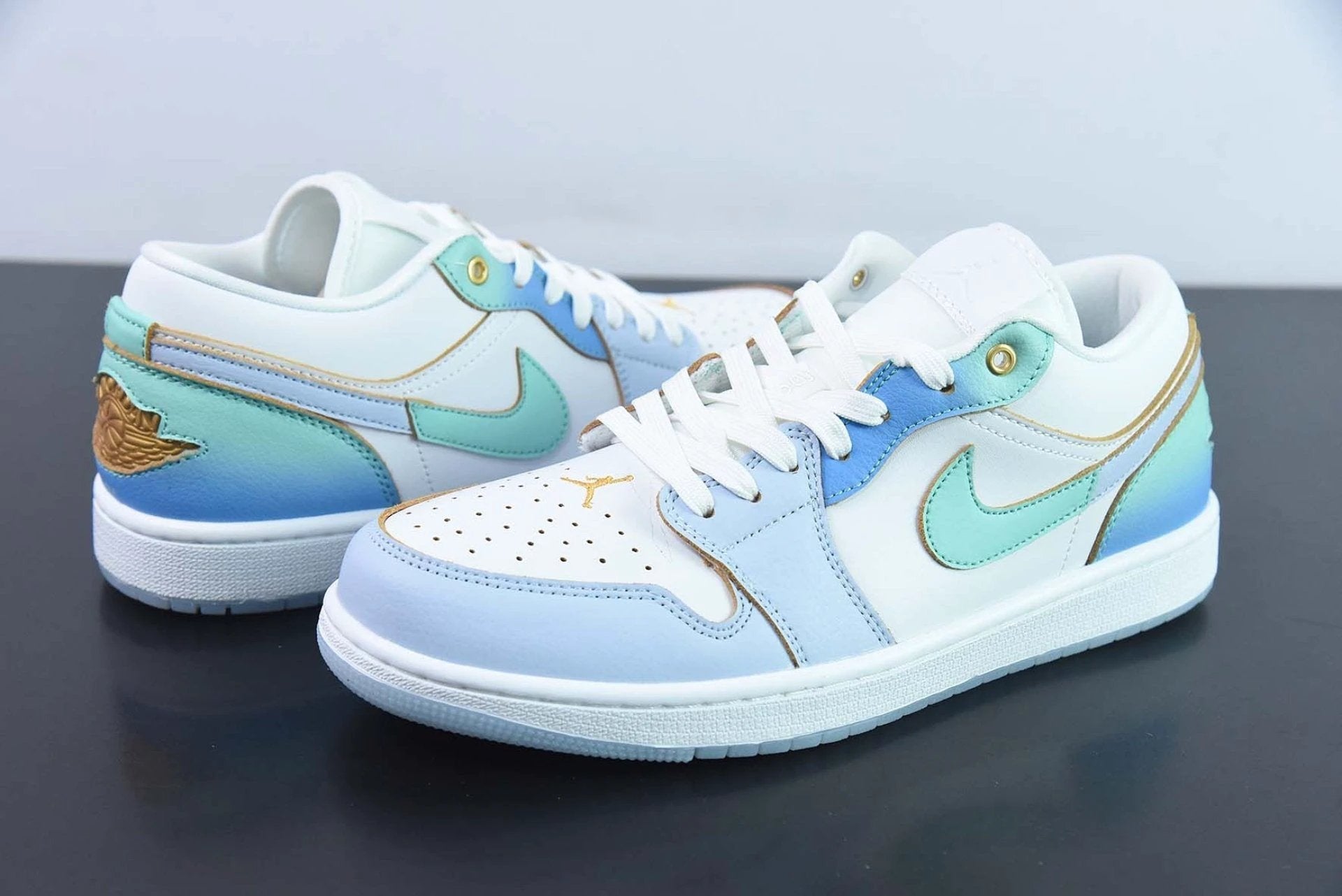 Air Jordan 1 Low SE Emerald Rise by Air Jordan
