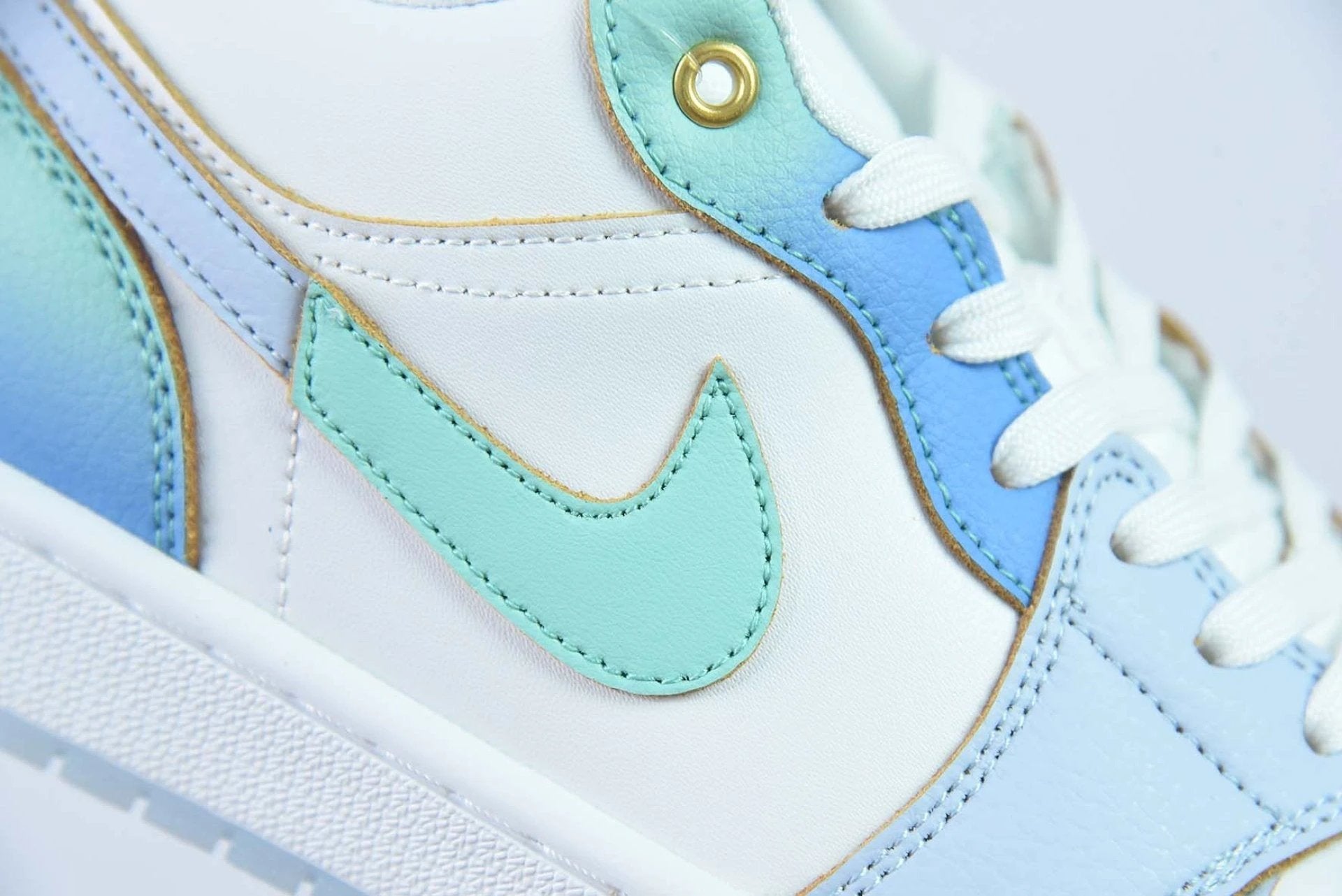 Air Jordan 1 Low SE Emerald Rise by Air Jordan