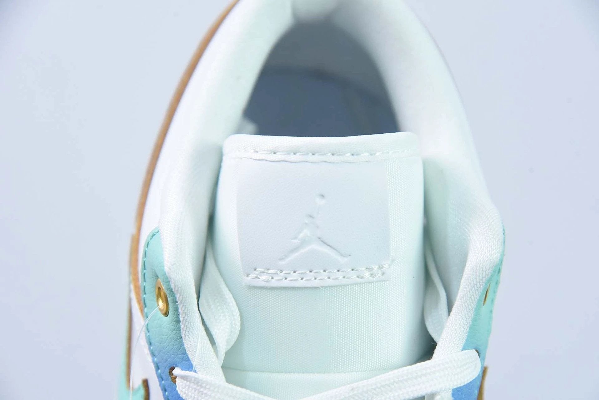 Air Jordan 1 Low SE Emerald Rise by Air Jordan