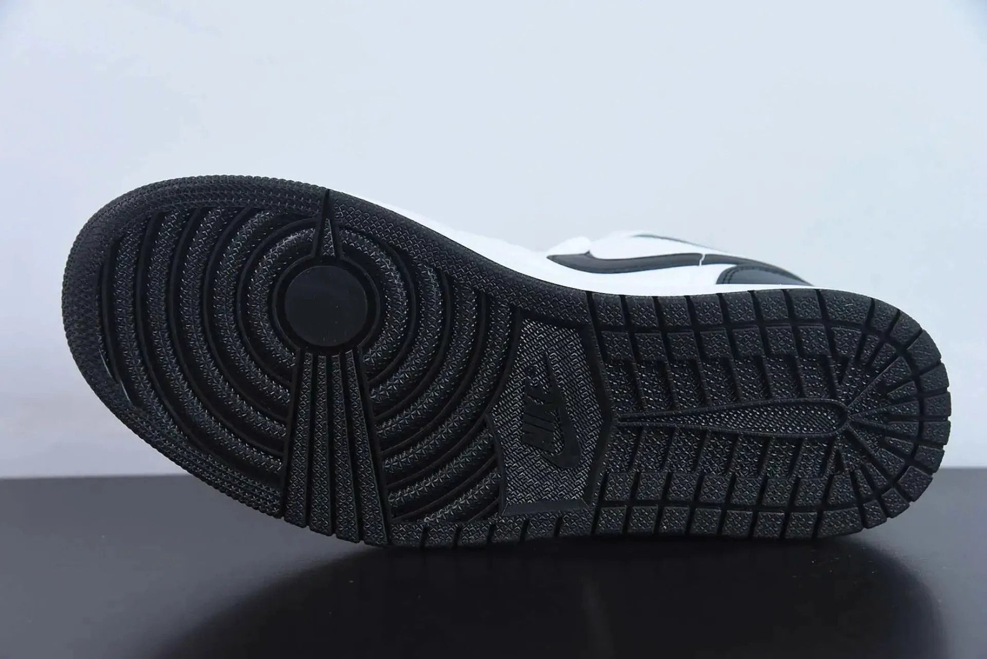 Air Jordan 1 Low White Black 553560-132 by Air Jordan