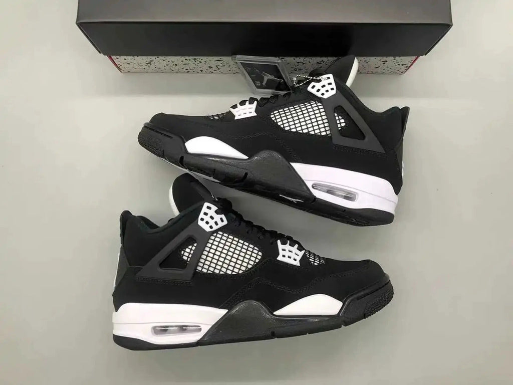 Air Jordan 4 Retro White Thunder by Air Jordan