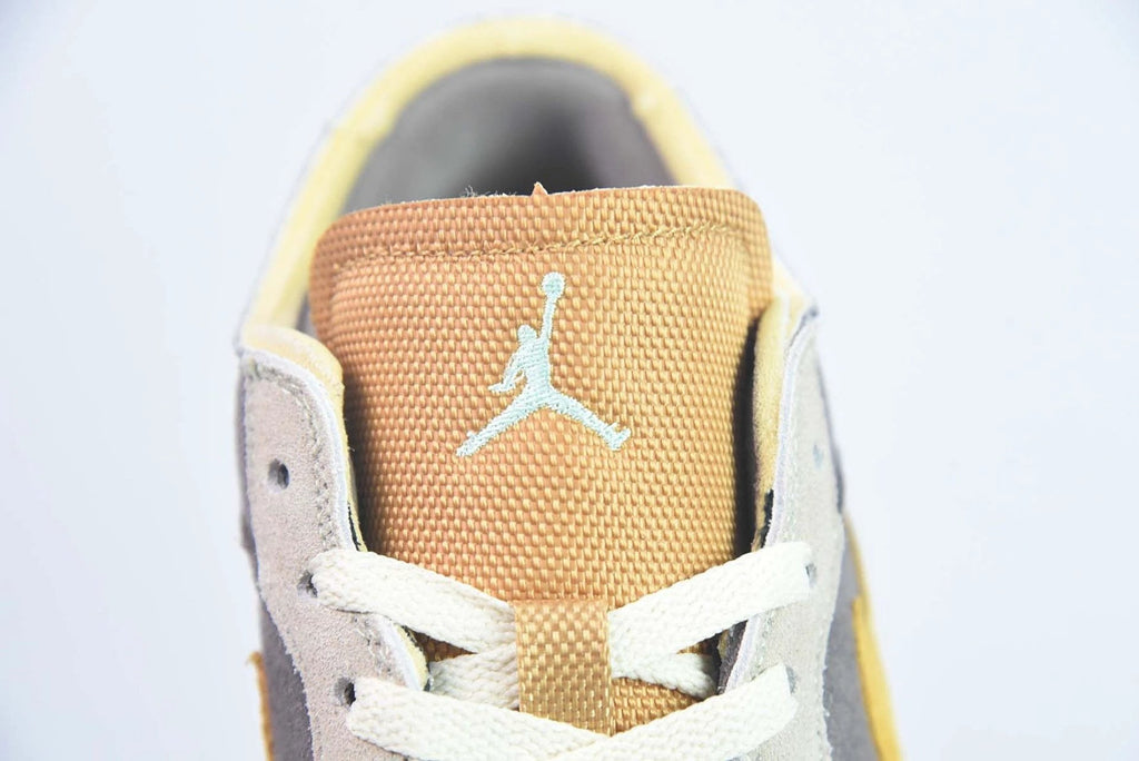 Air Jordan 1 Low SE Craft Taupe Haze by Air Jordan