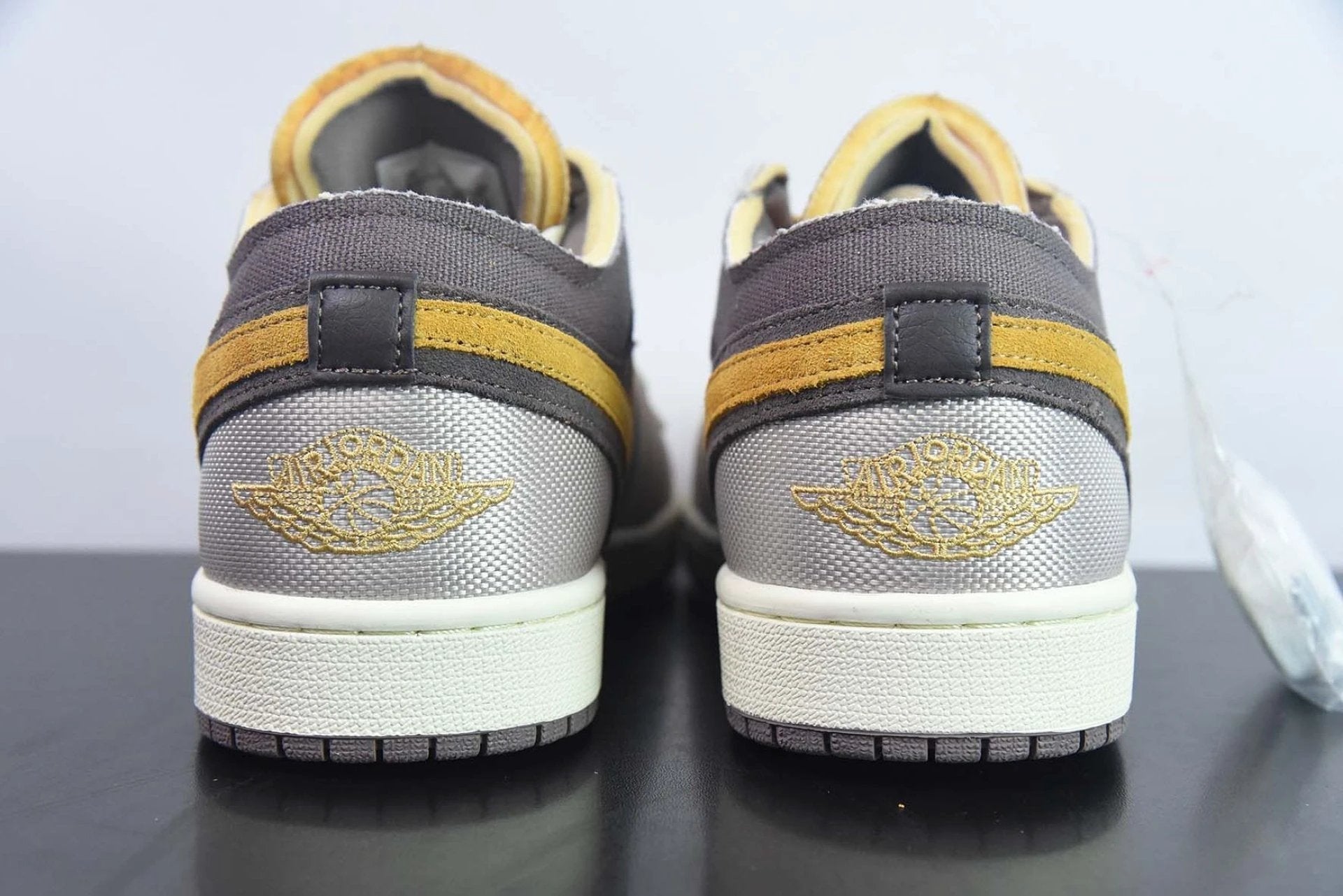 Air Jordan 1 Low SE Craft Taupe Haze by Air Jordan