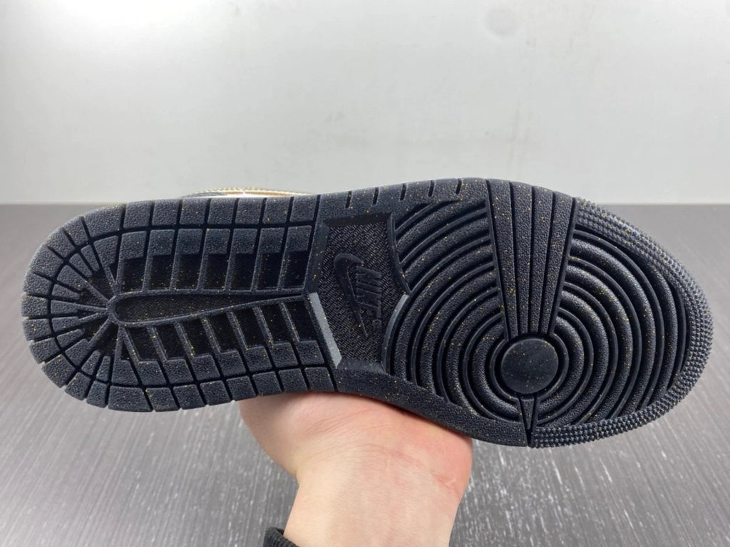 Air Jordan 1 Low SE Gold Toe by Air Jordan