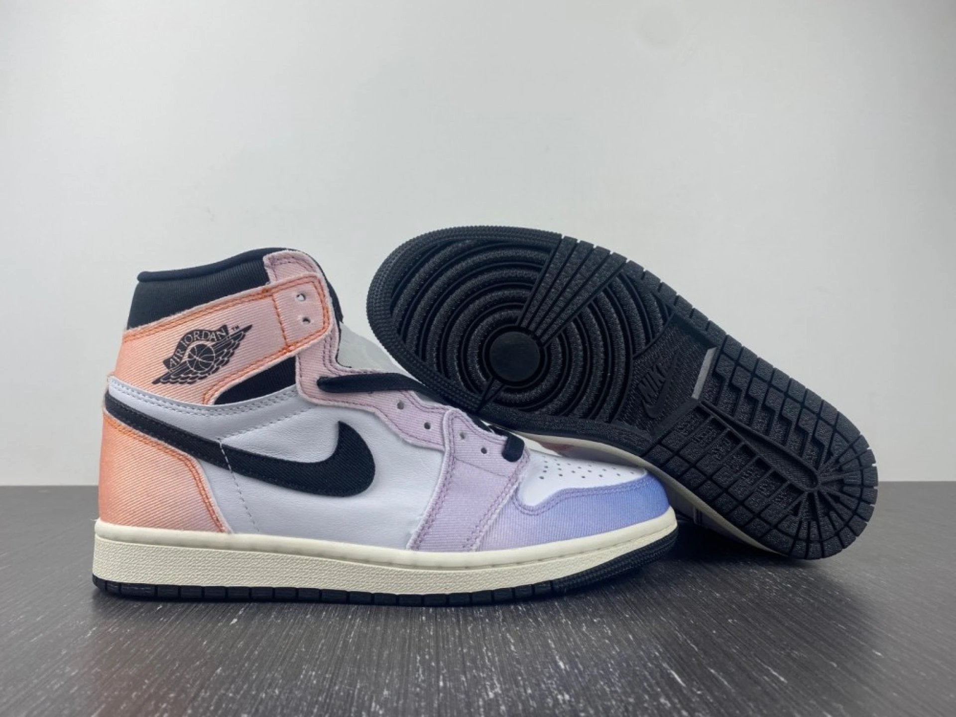 Air Jordan 1 Retro High OG Skyline by Air Jordan