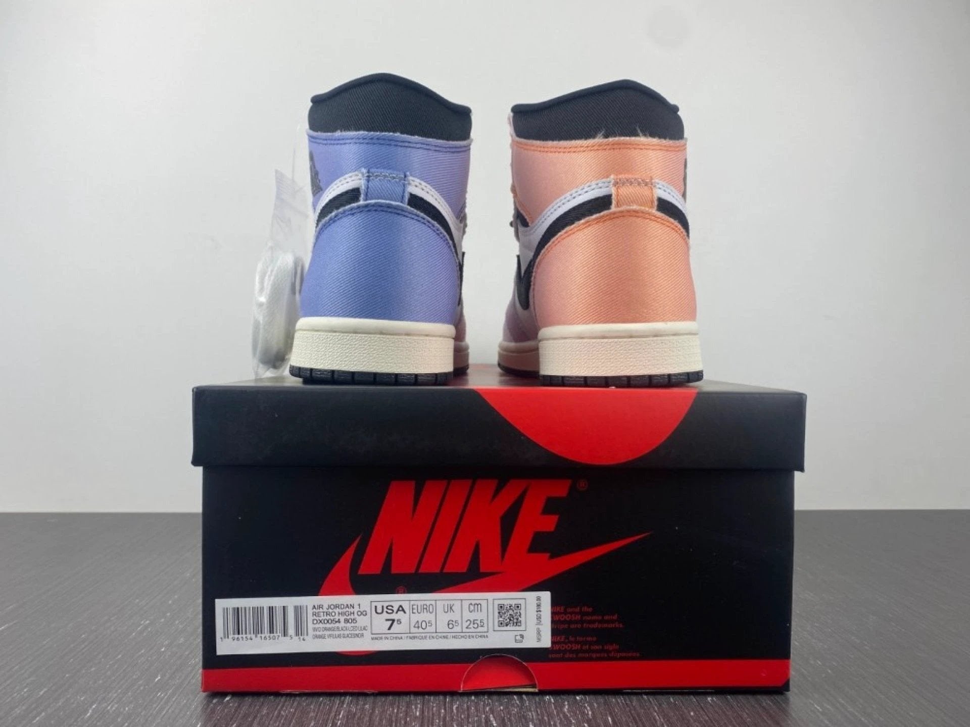 Air Jordan 1 Retro High OG Skyline by Air Jordan