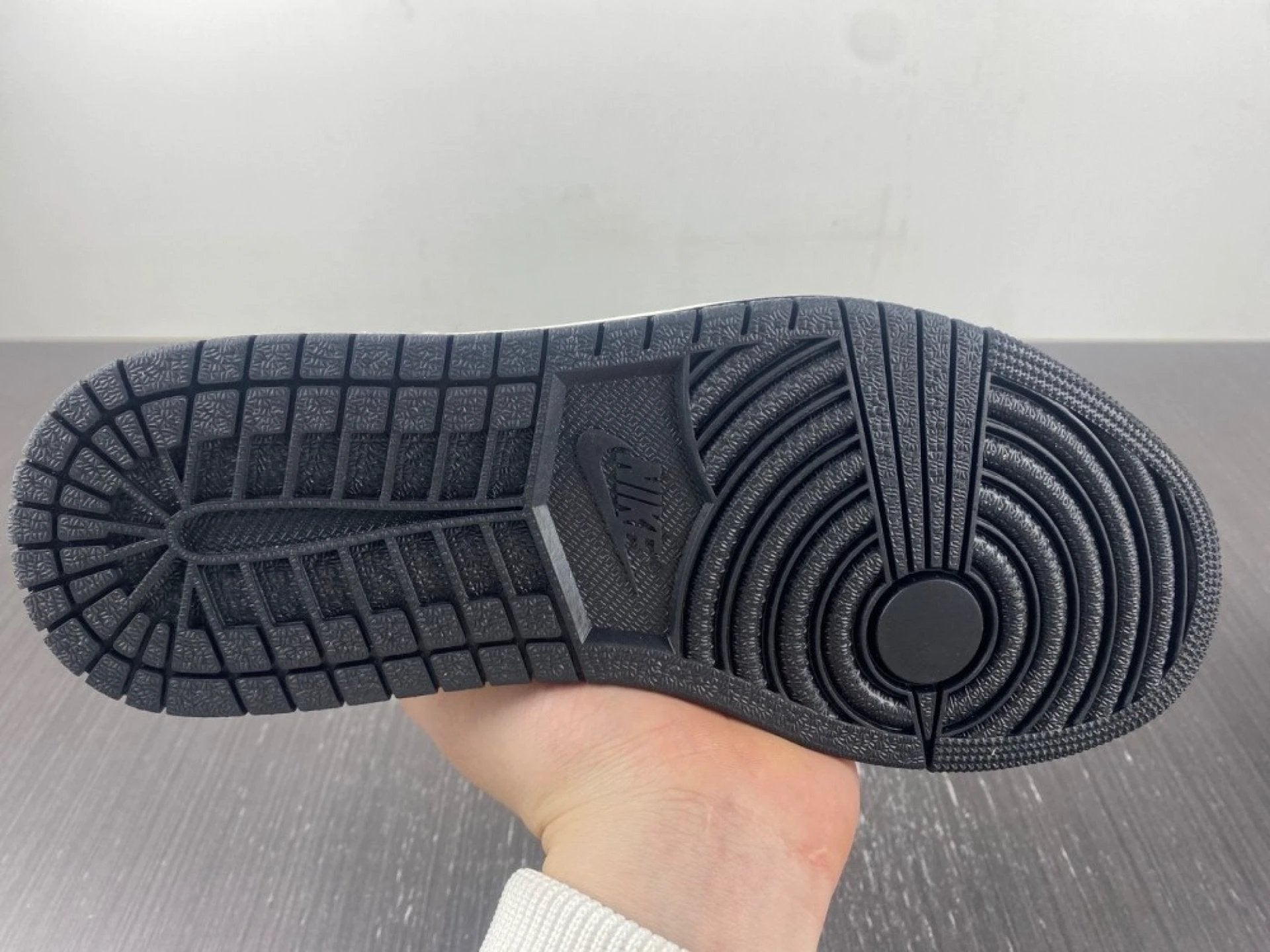 Air Jordan 1 Retro High OG Skyline by Air Jordan