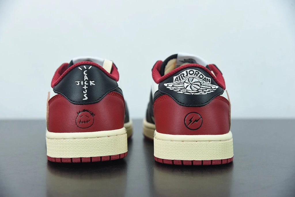 Dunks Low “Chicago Red” Custom SB Travis Scott OG by Air Jordan