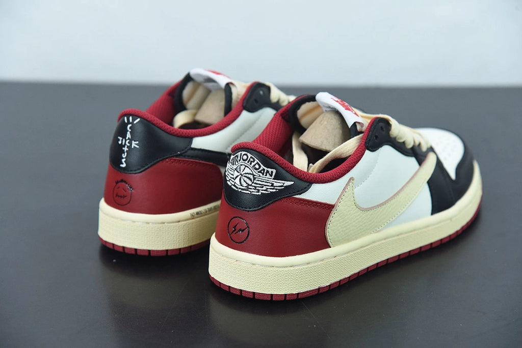 Dunks Low “Chicago Red” Custom SB Travis Scott OG by Air Jordan