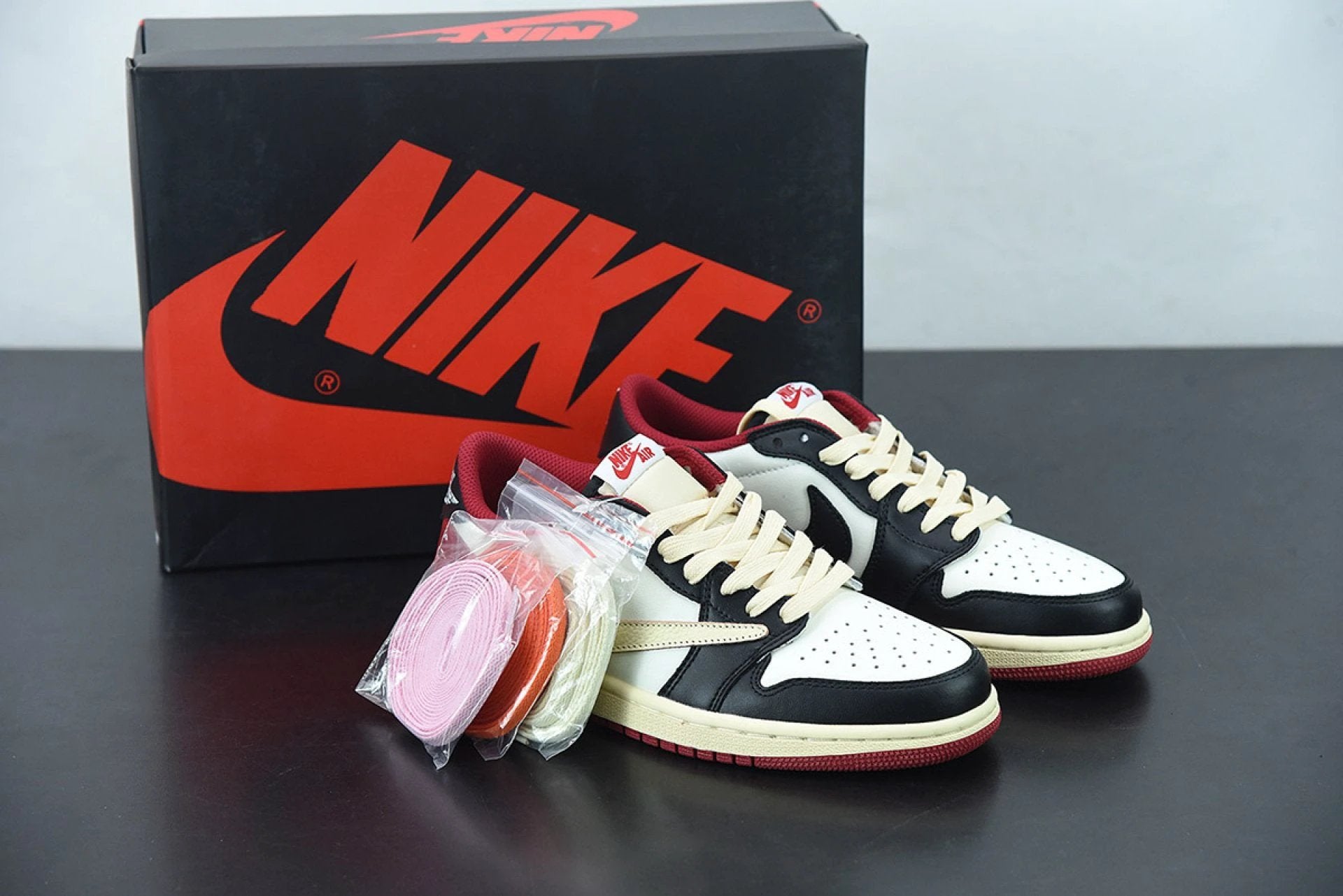 Dunks Low “Chicago Red” Custom SB Travis Scott OG by Air Jordan