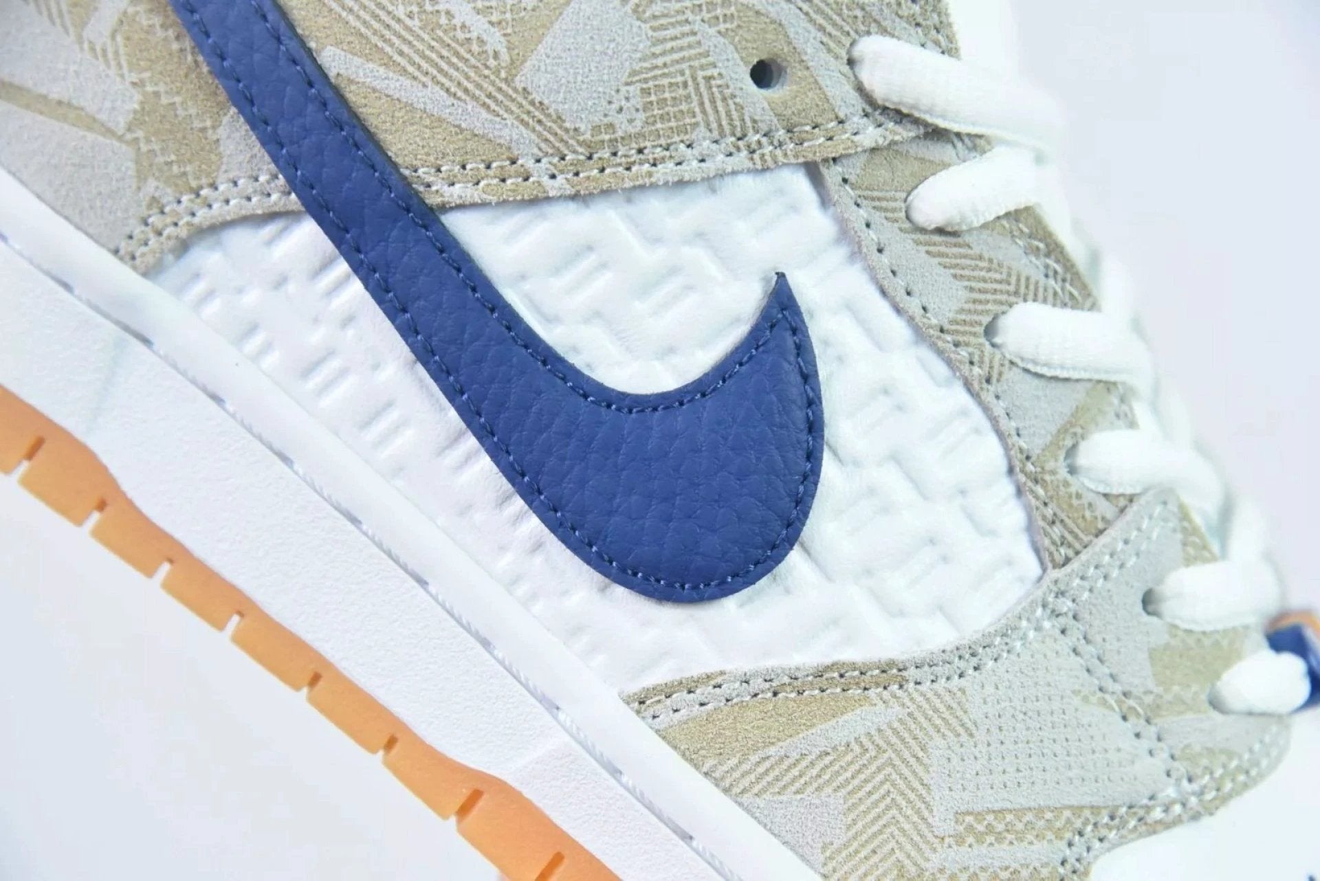 SB Dunk Low Rayssa Leal by Air Jordan