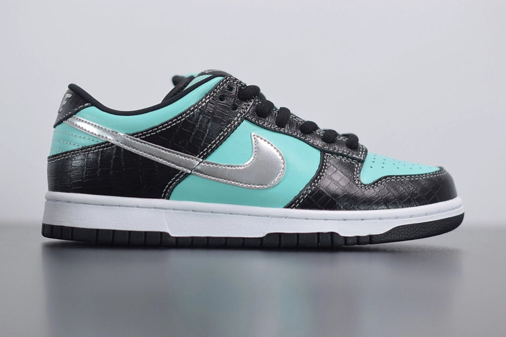 SB Dunk Low Diamond Supply Co by Air Jordan