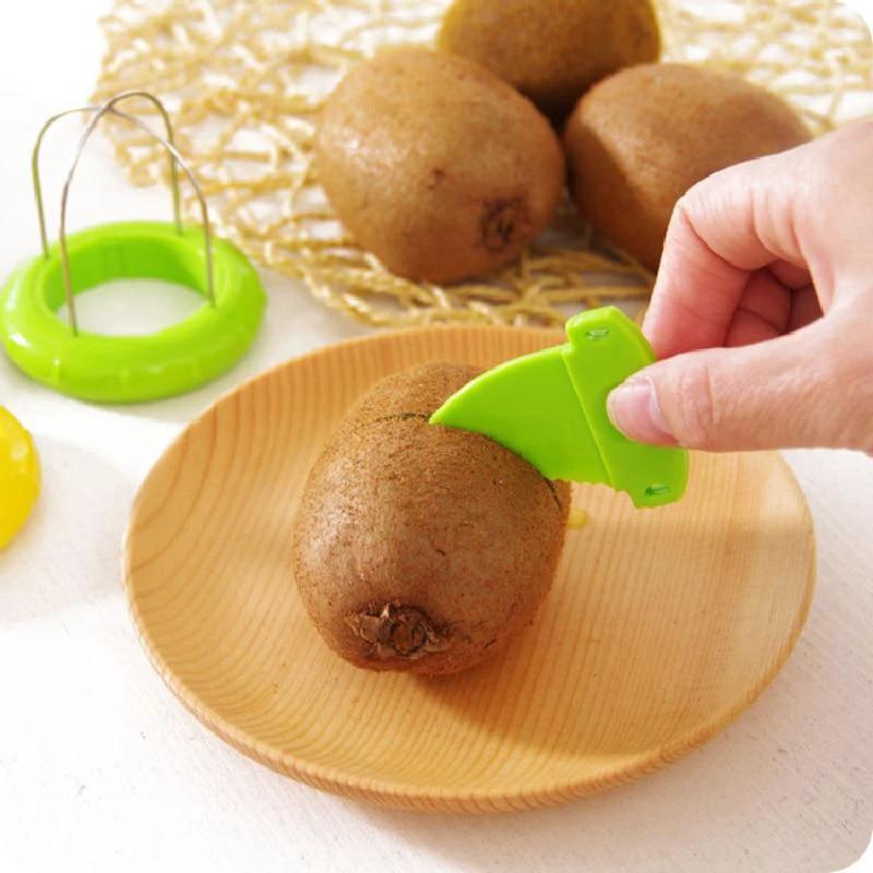 Kiwi Cutter Kitchen Gadget by Bowlift