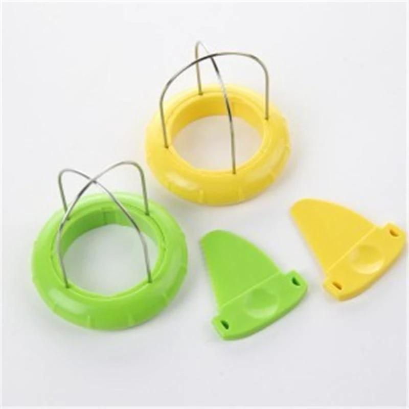 Kiwi Cutter Kitchen Gadget by Bowlift