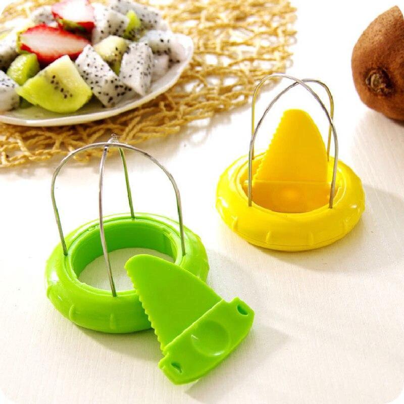 Kiwi Cutter Kitchen Gadget by Bowlift