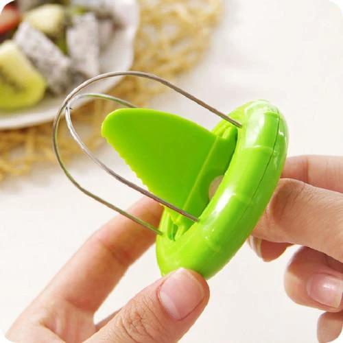 Kiwi Cutter Kitchen Gadget by Bowlift