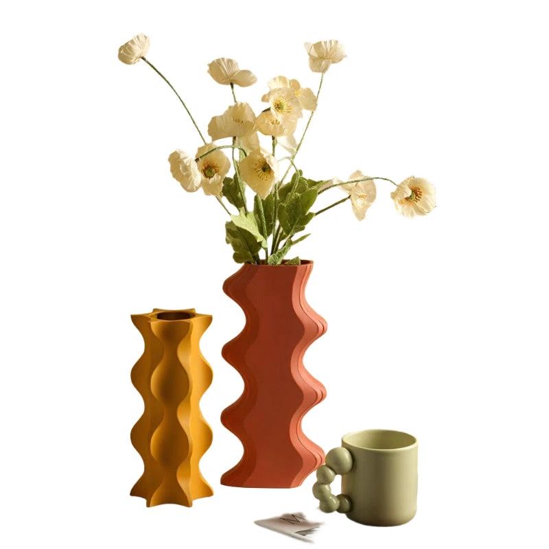 Elegant ceramic design for elegant flower arrangements Bowlift by Bowlift